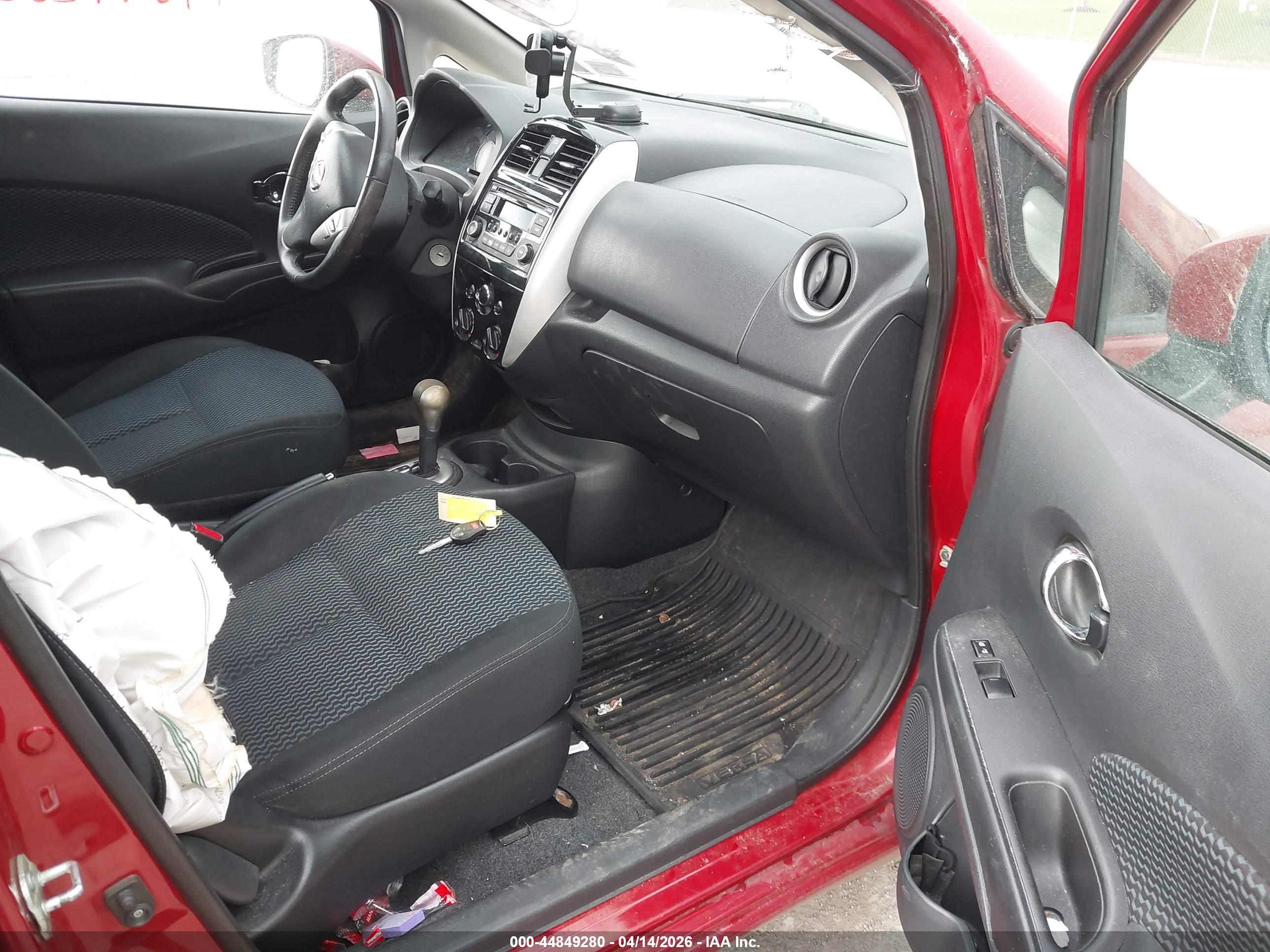 NISSAN VERSA image 5