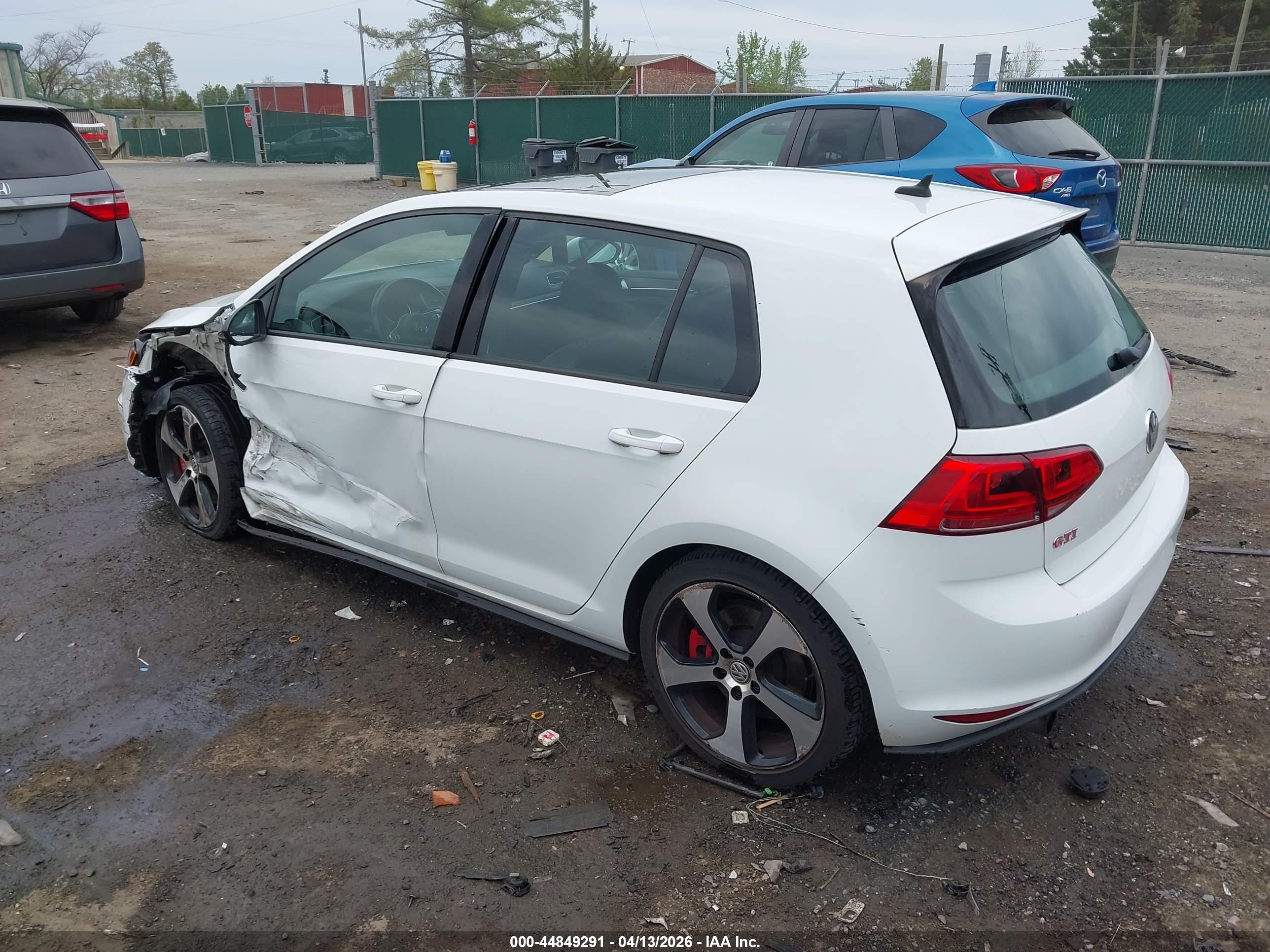 VOLKSWAGEN GOLF image 3