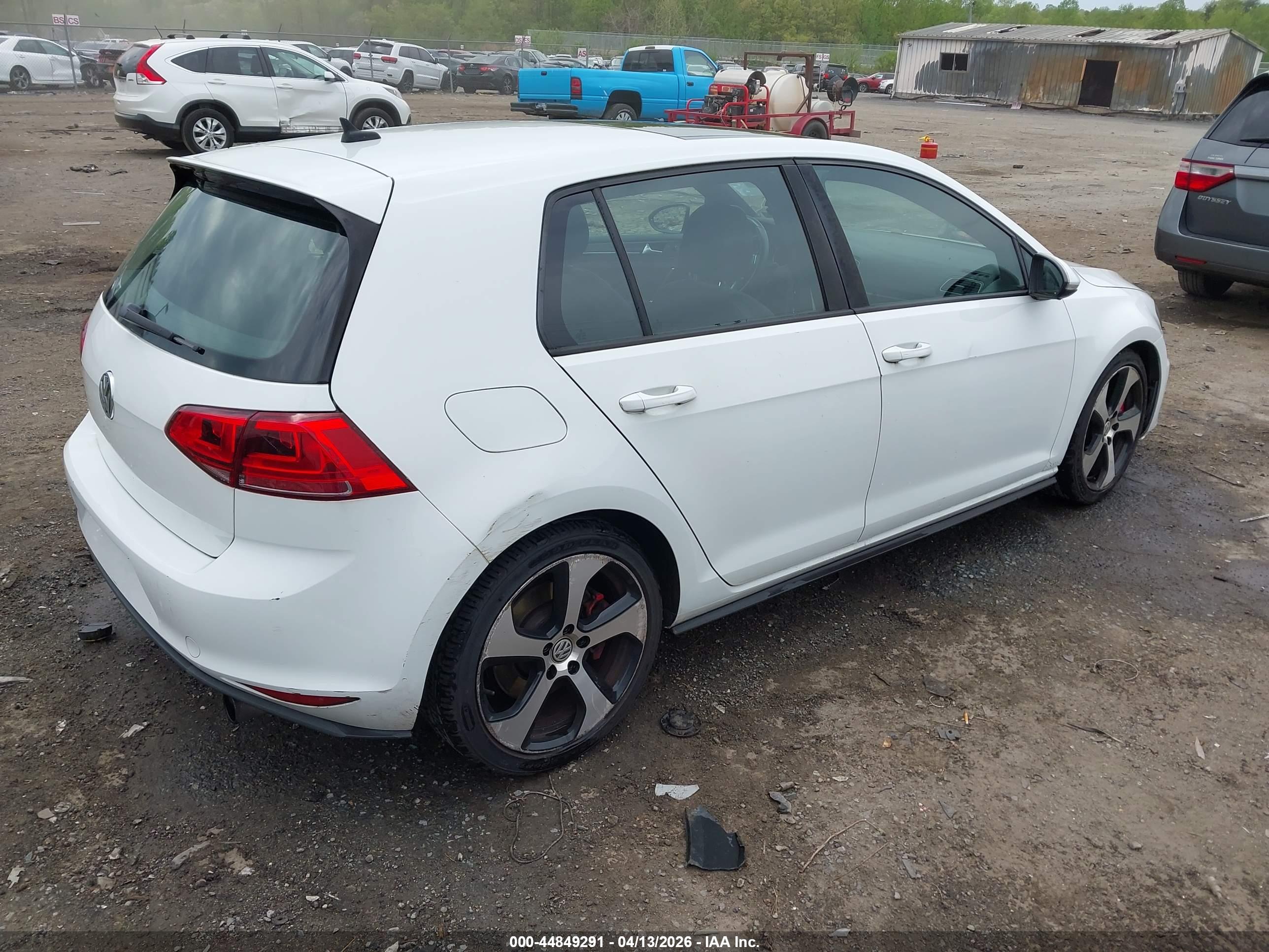 VOLKSWAGEN GOLF image 4