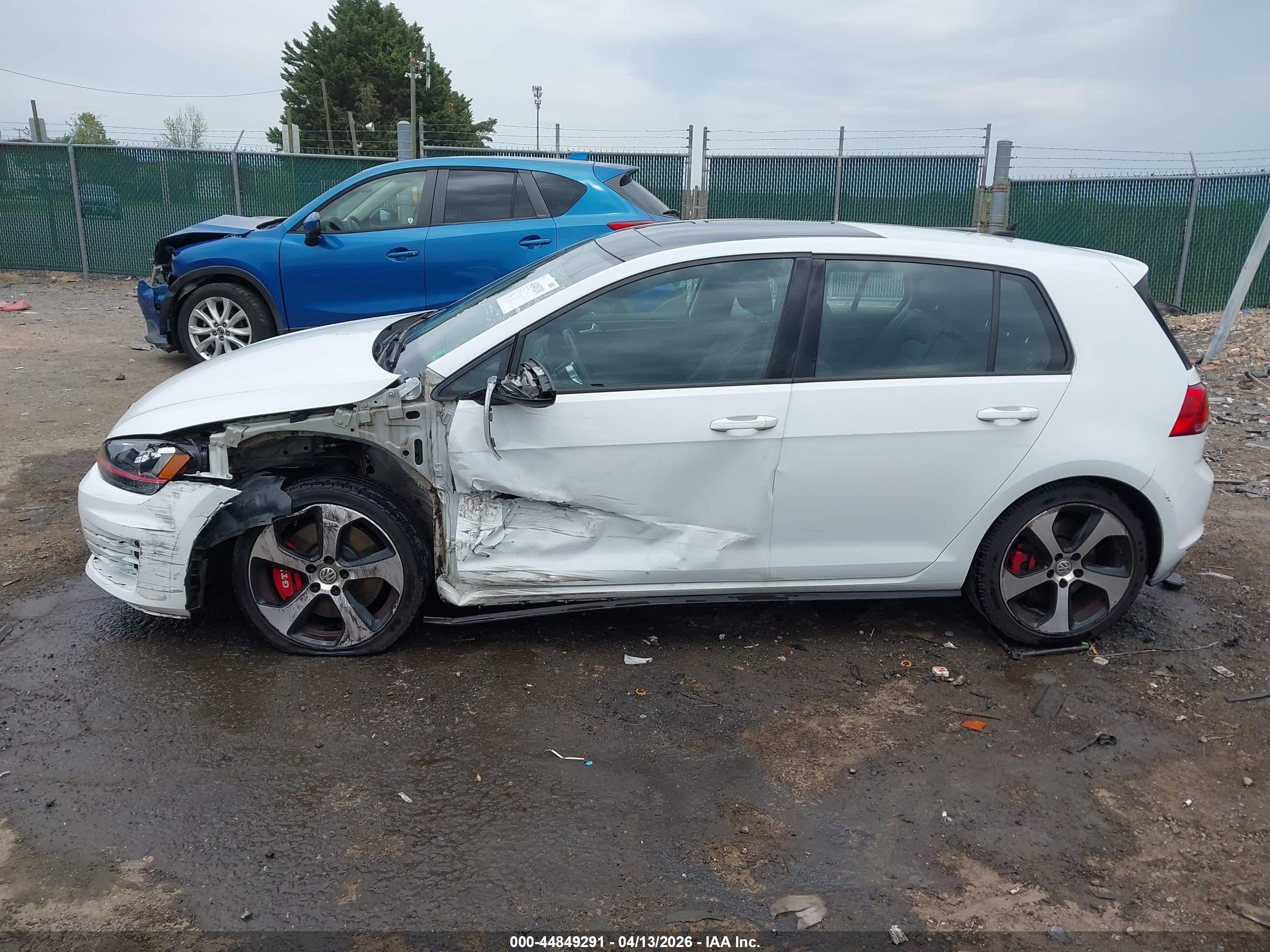 VOLKSWAGEN GOLF image 6