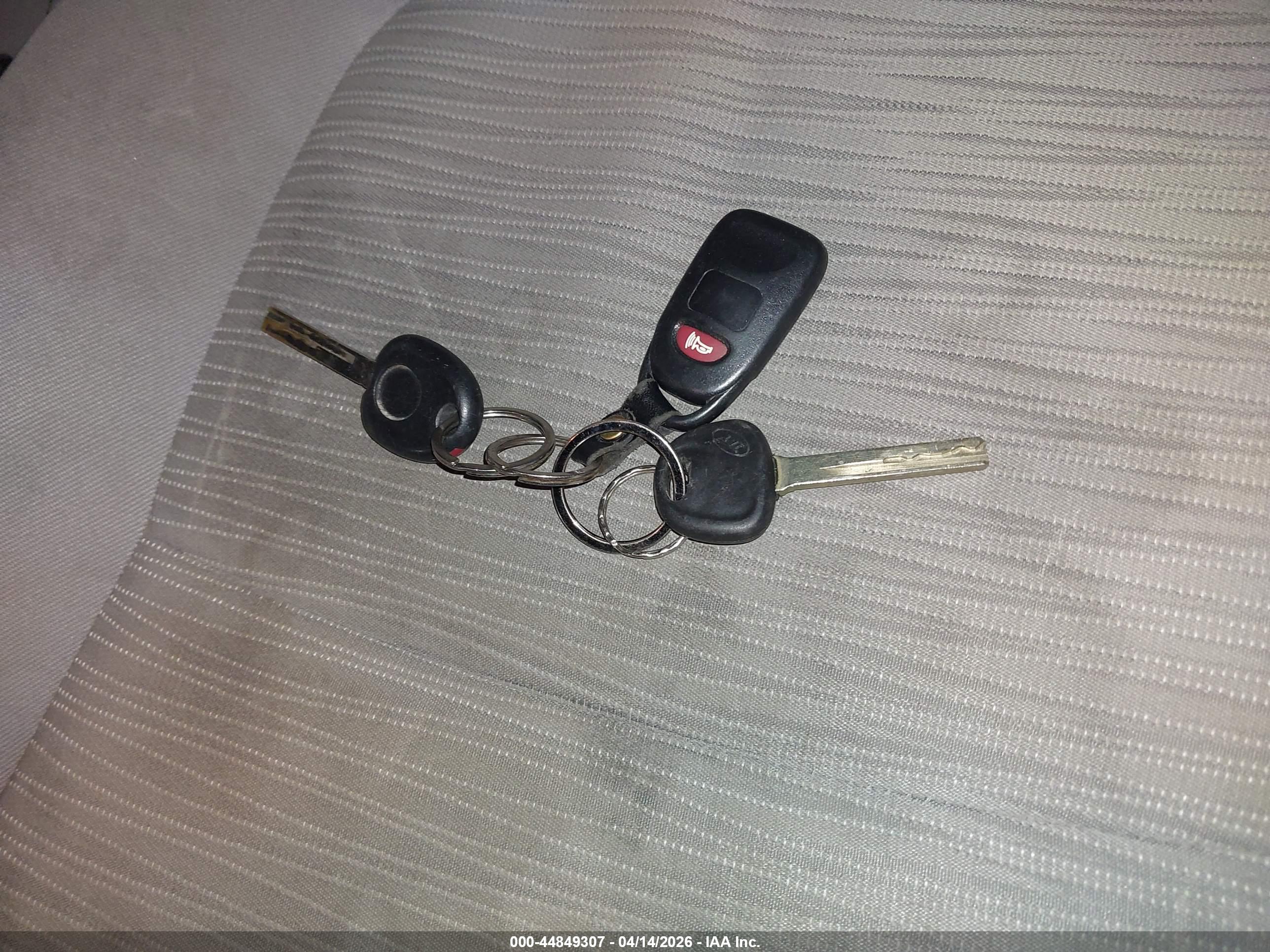 HYUNDAI ACCENT image 11
