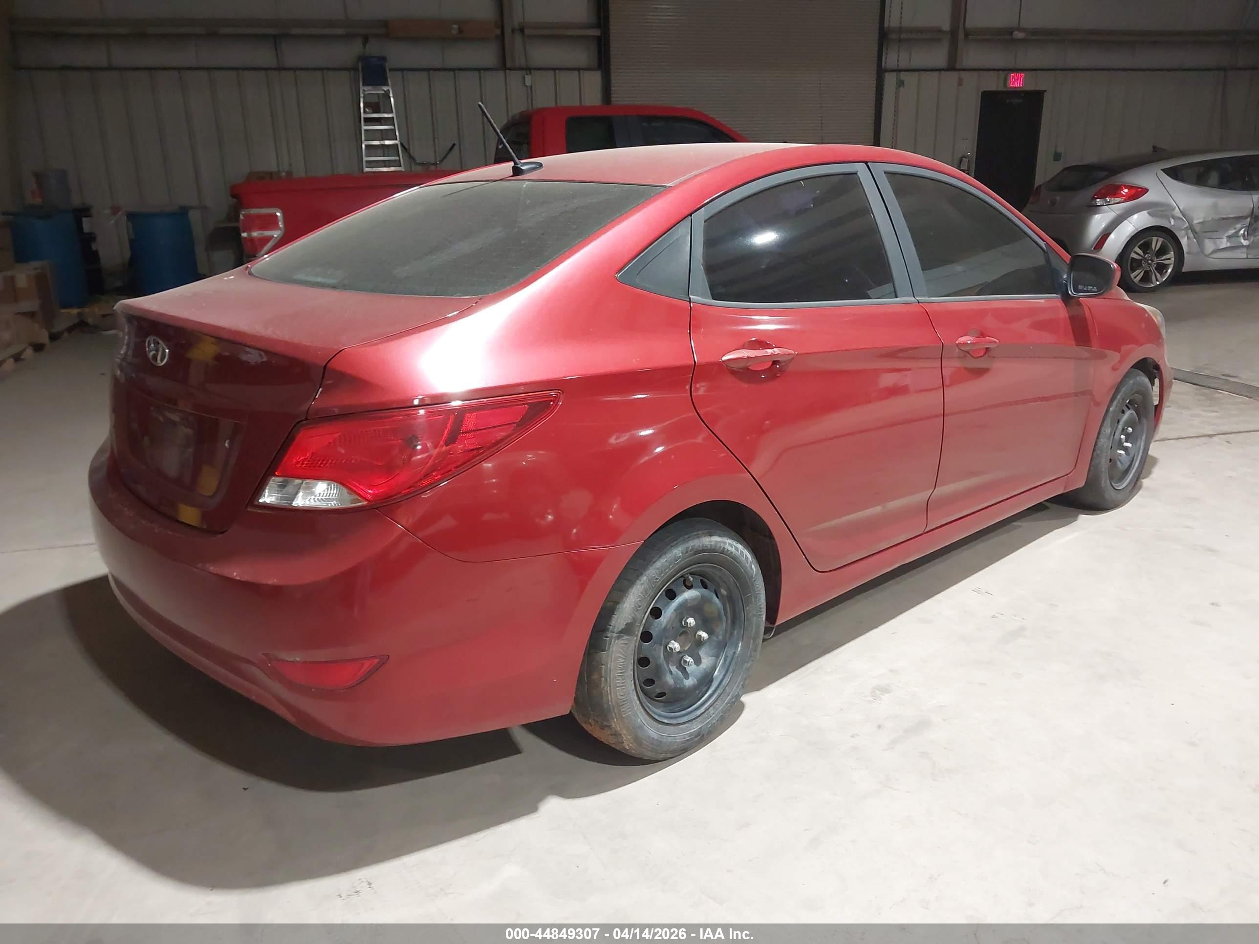 HYUNDAI ACCENT image 4