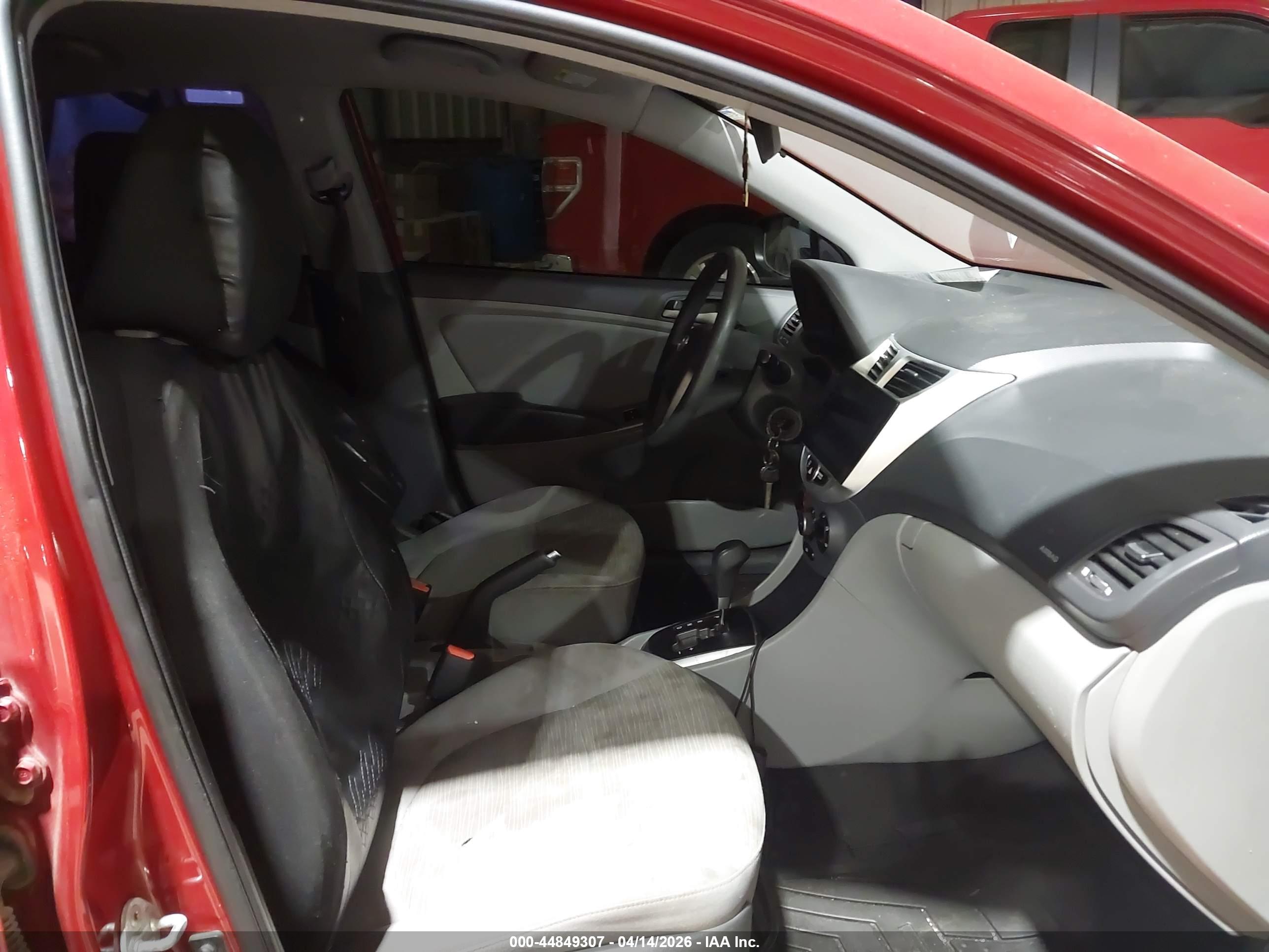 HYUNDAI ACCENT image 5