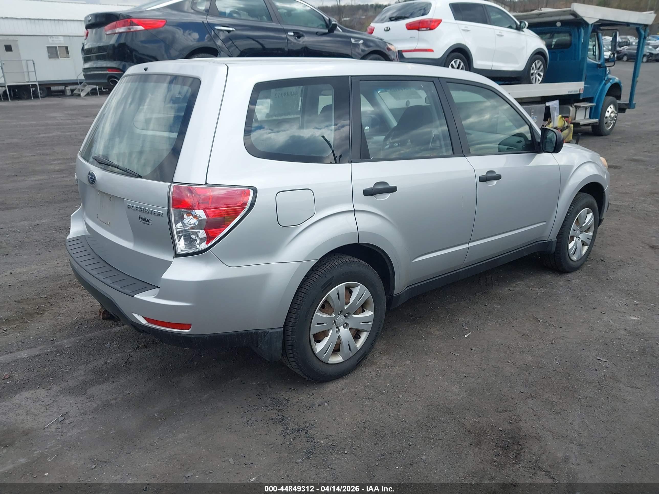 SUBARU FORESTER image 4