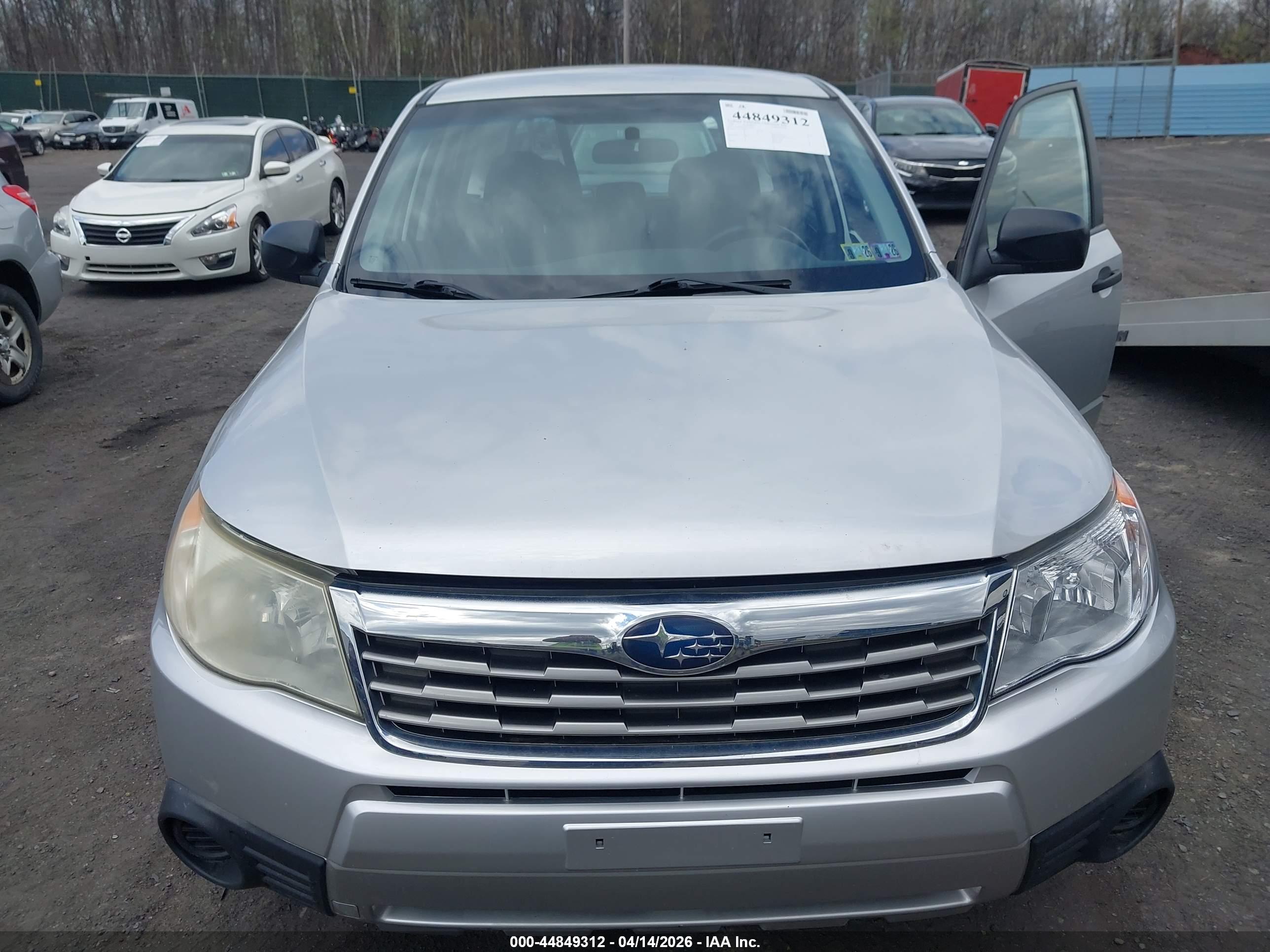 SUBARU FORESTER image 6