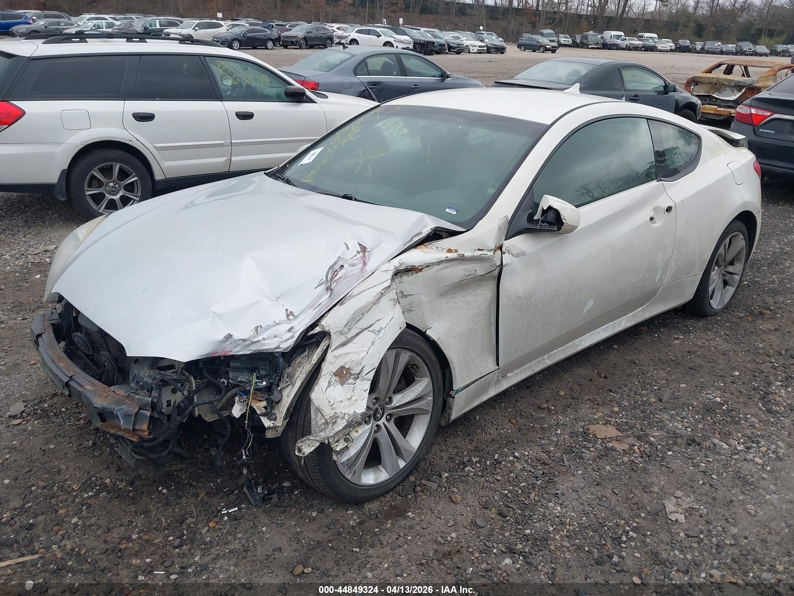 HYUNDAI GENESIS image 2