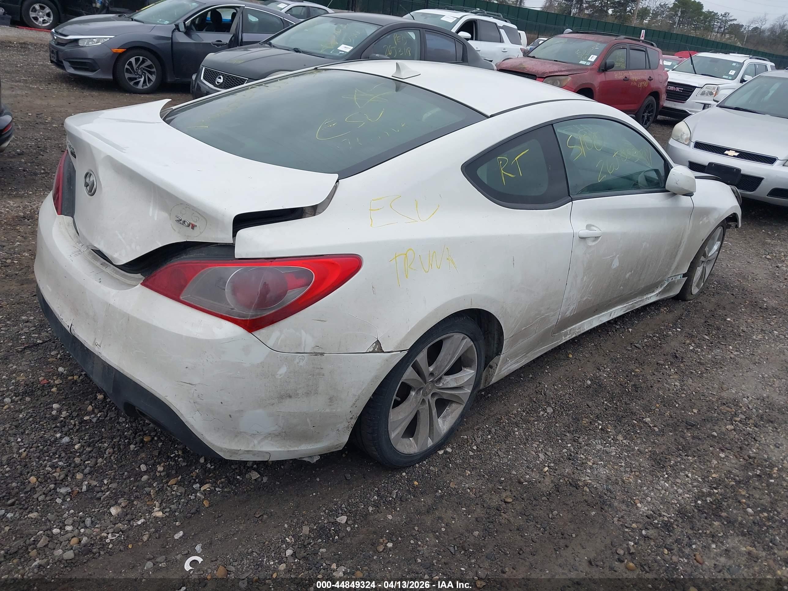 HYUNDAI GENESIS image 4