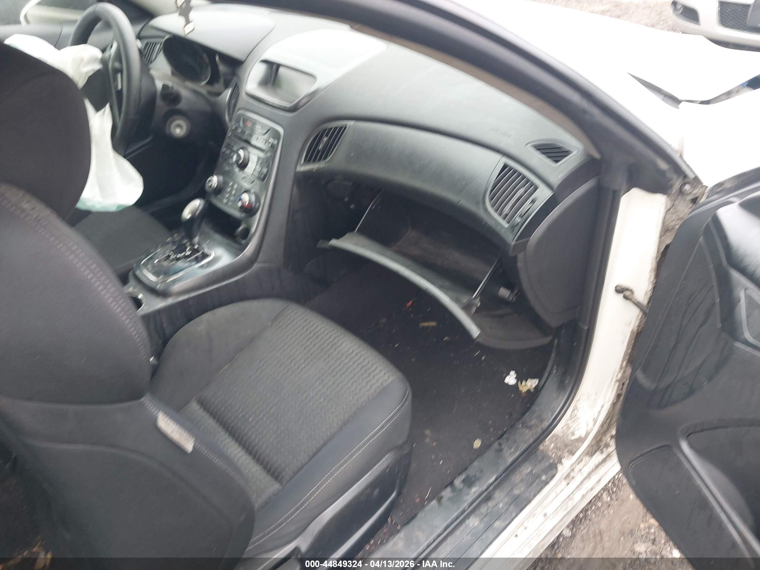HYUNDAI GENESIS image 5