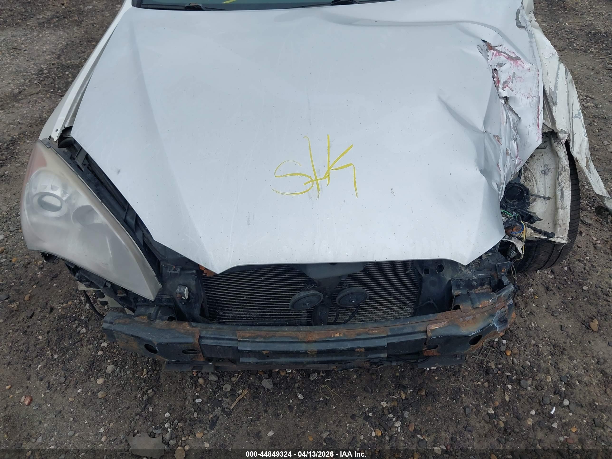 HYUNDAI GENESIS image 6