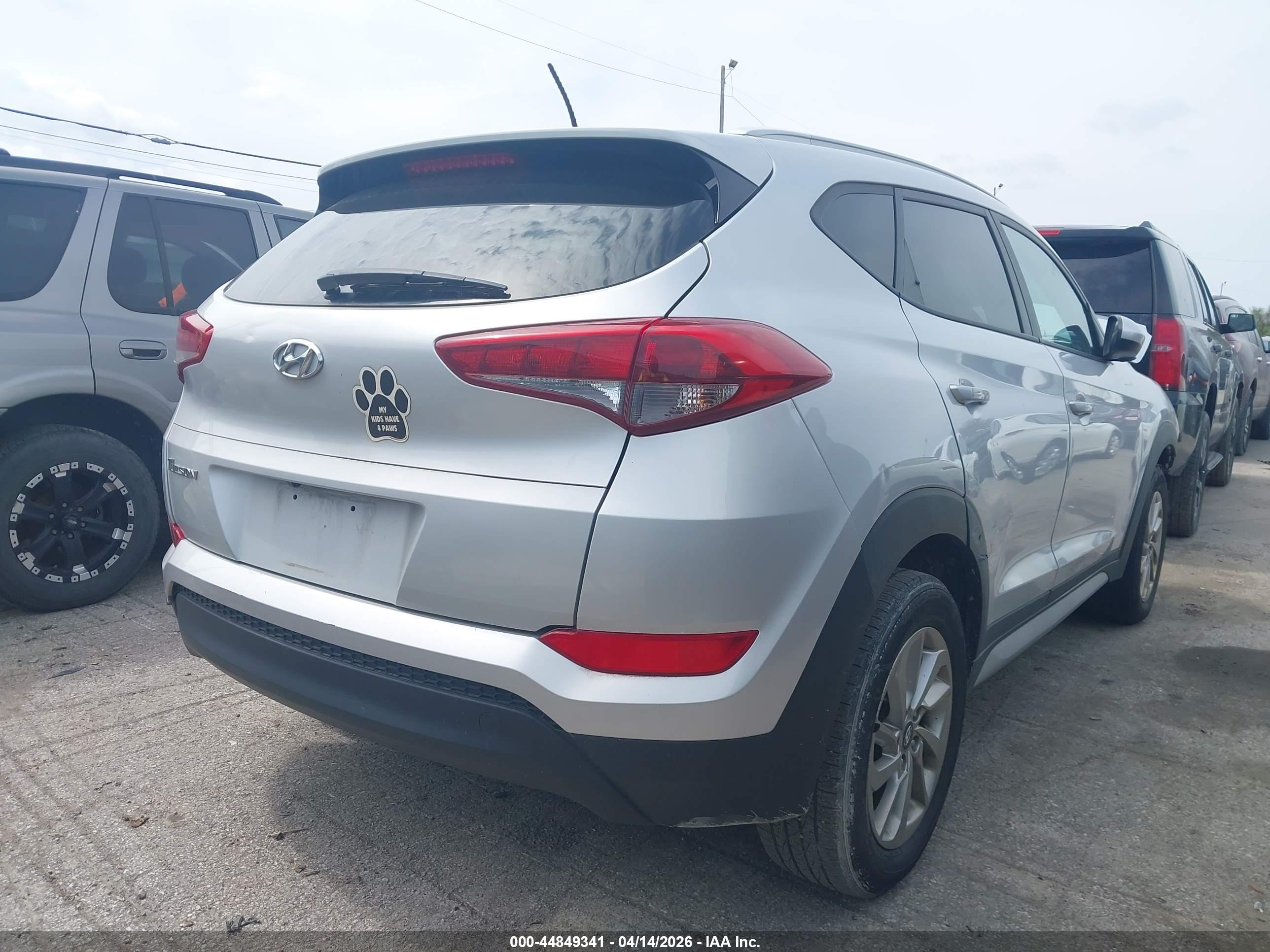 HYUNDAI TUCSON image 4