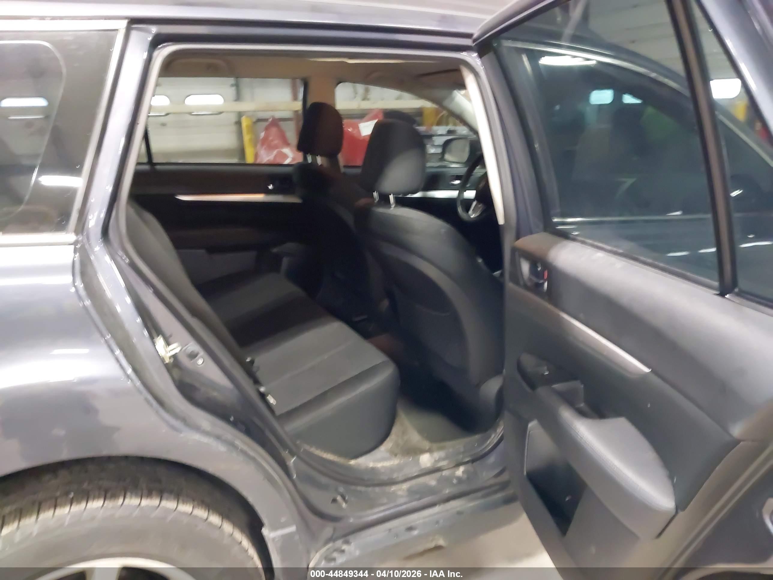 SUBARU OUTBACK image 8