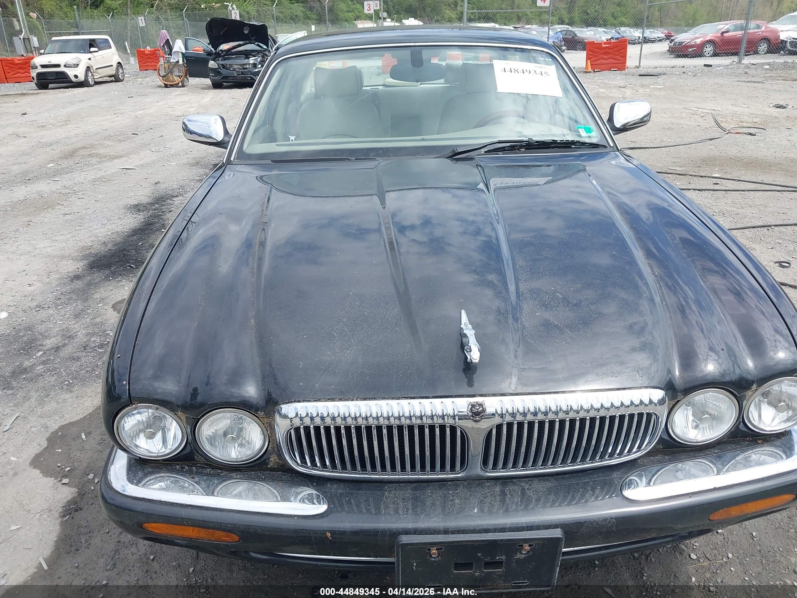 JAGUAR XJ image 6