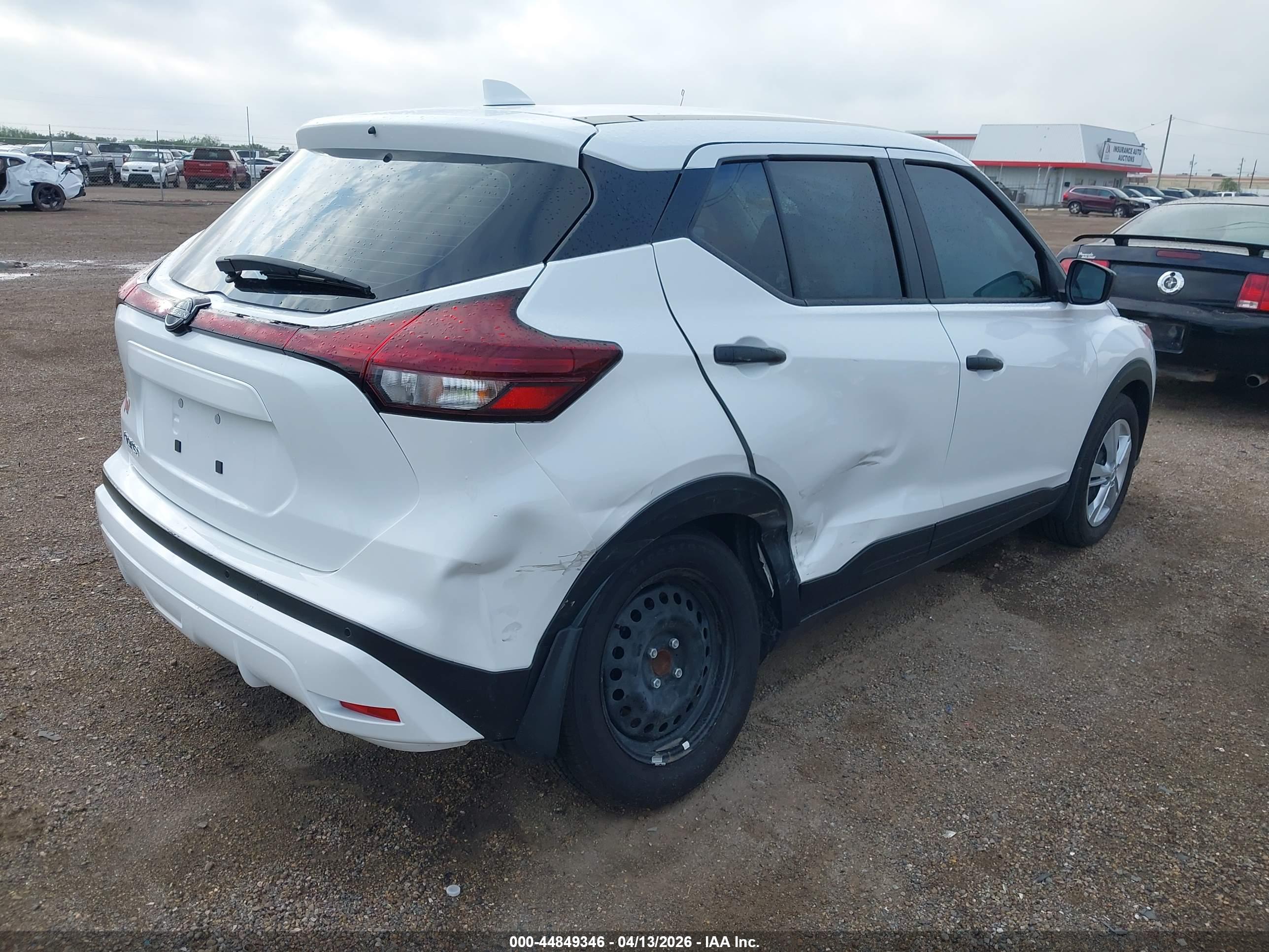 NISSAN KICKS image 4