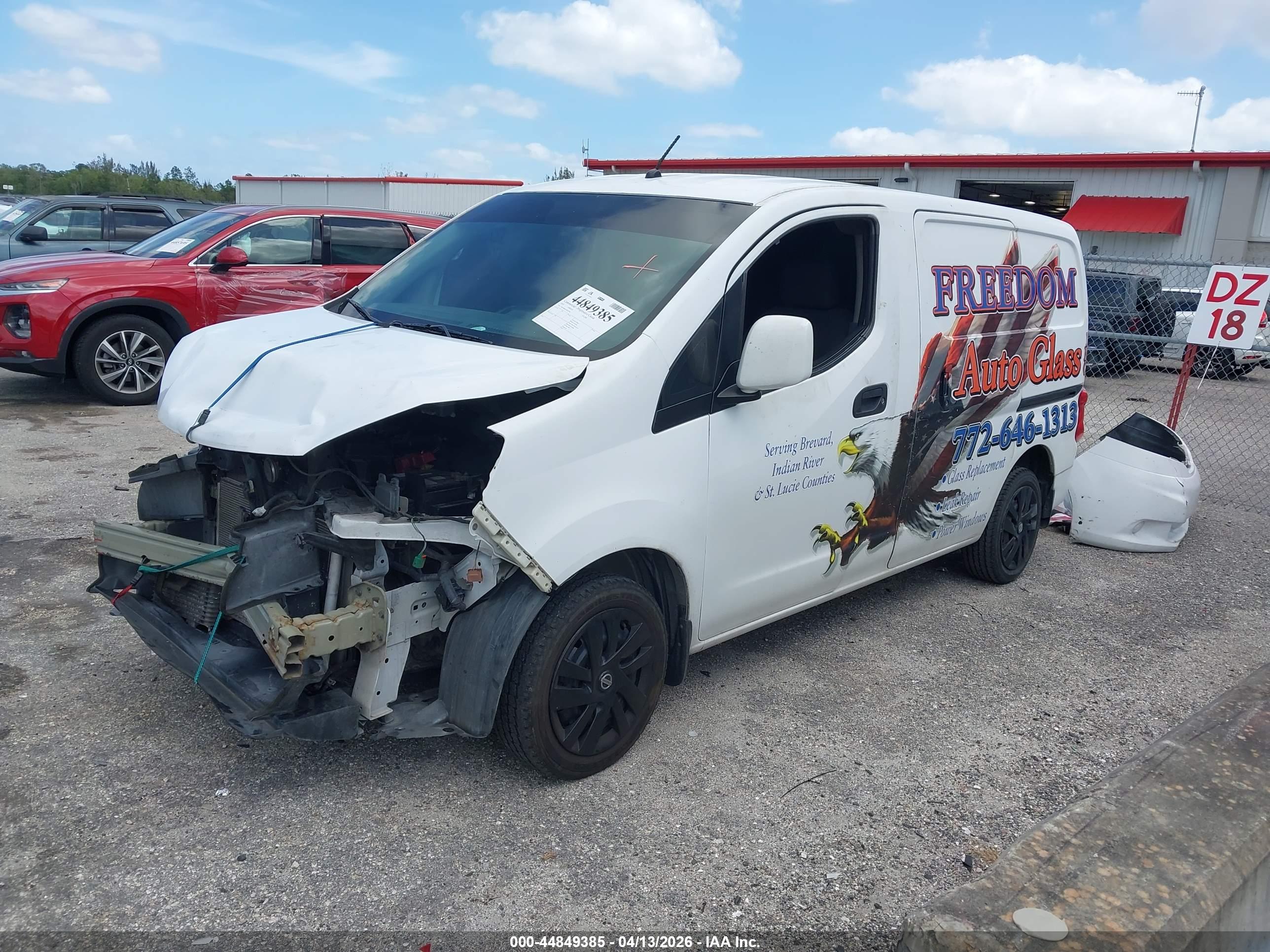 NISSAN NV200 image 2