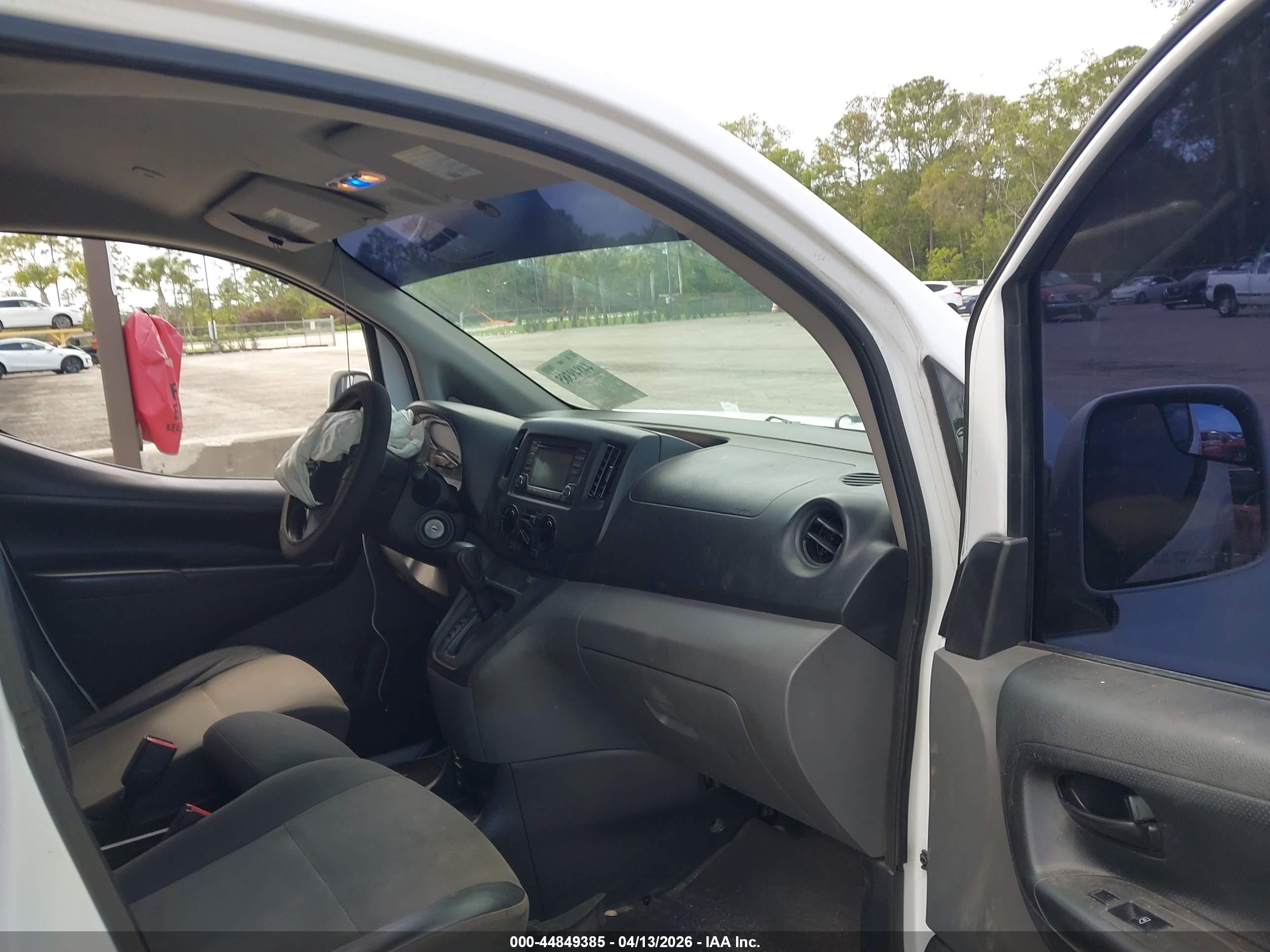 NISSAN NV200 image 5