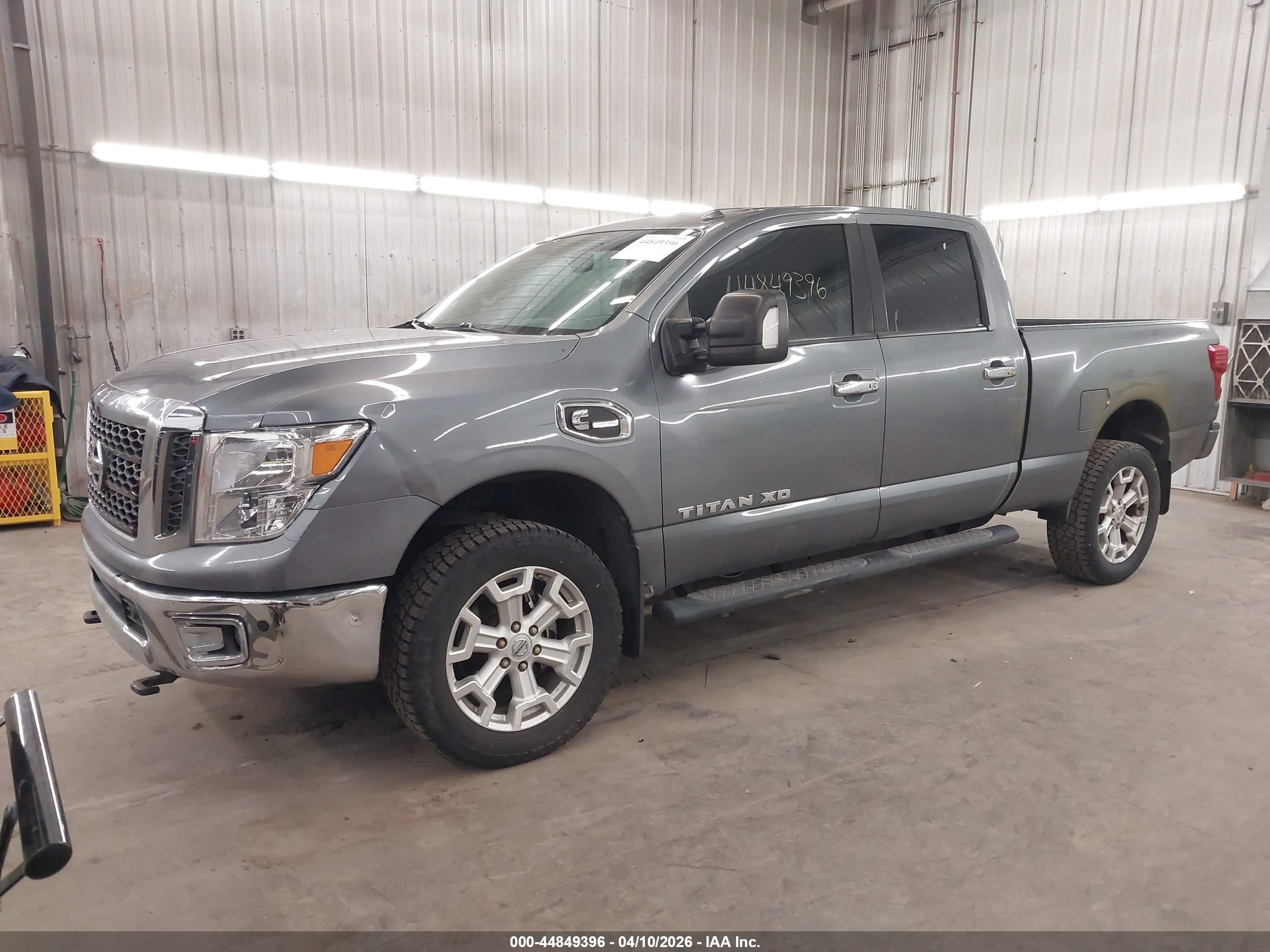 NISSAN TITAN image 2