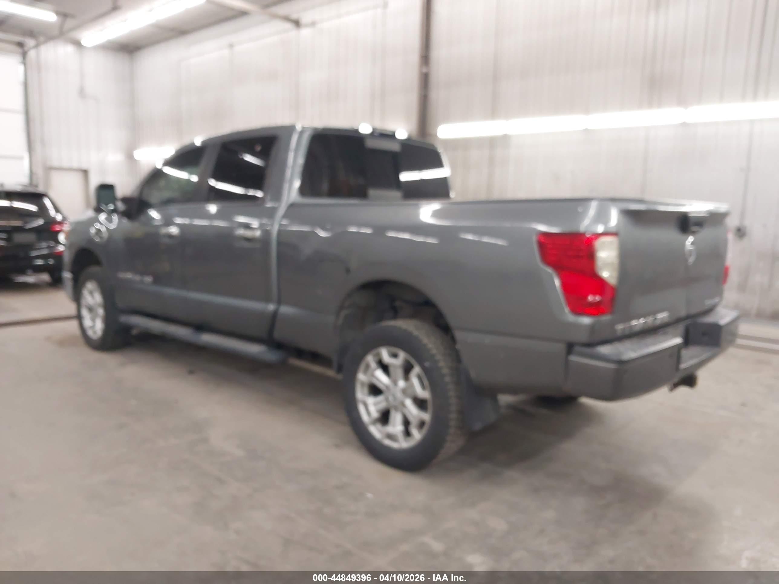 NISSAN TITAN image 3