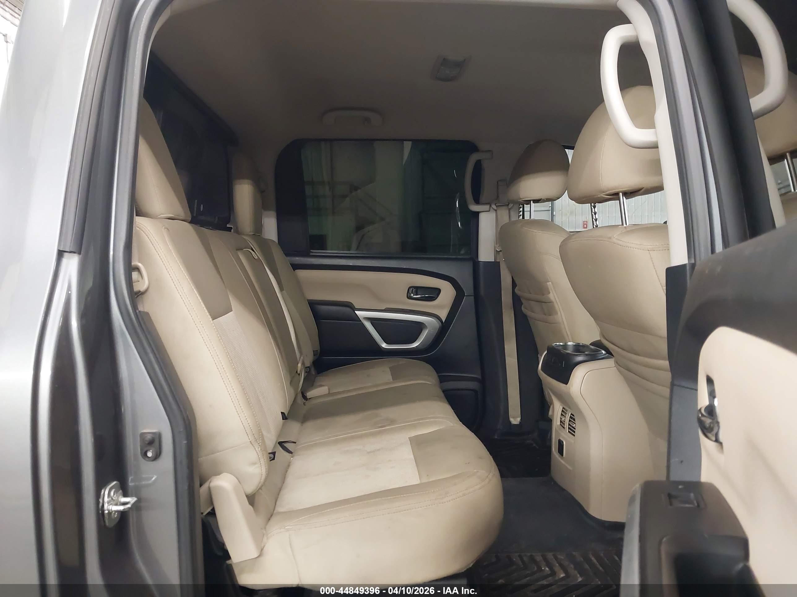 NISSAN TITAN image 8
