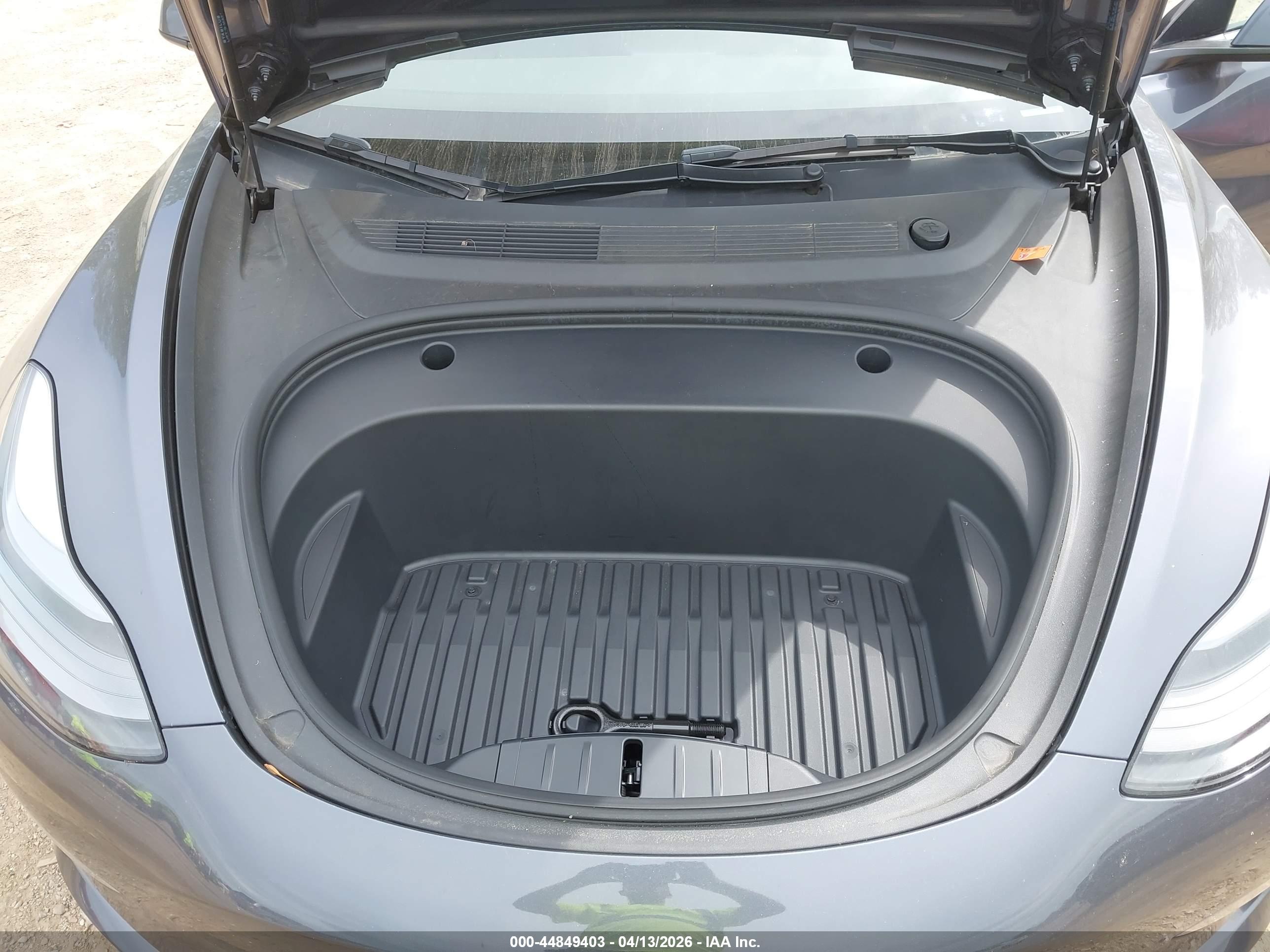 TESLA MODEL image 10