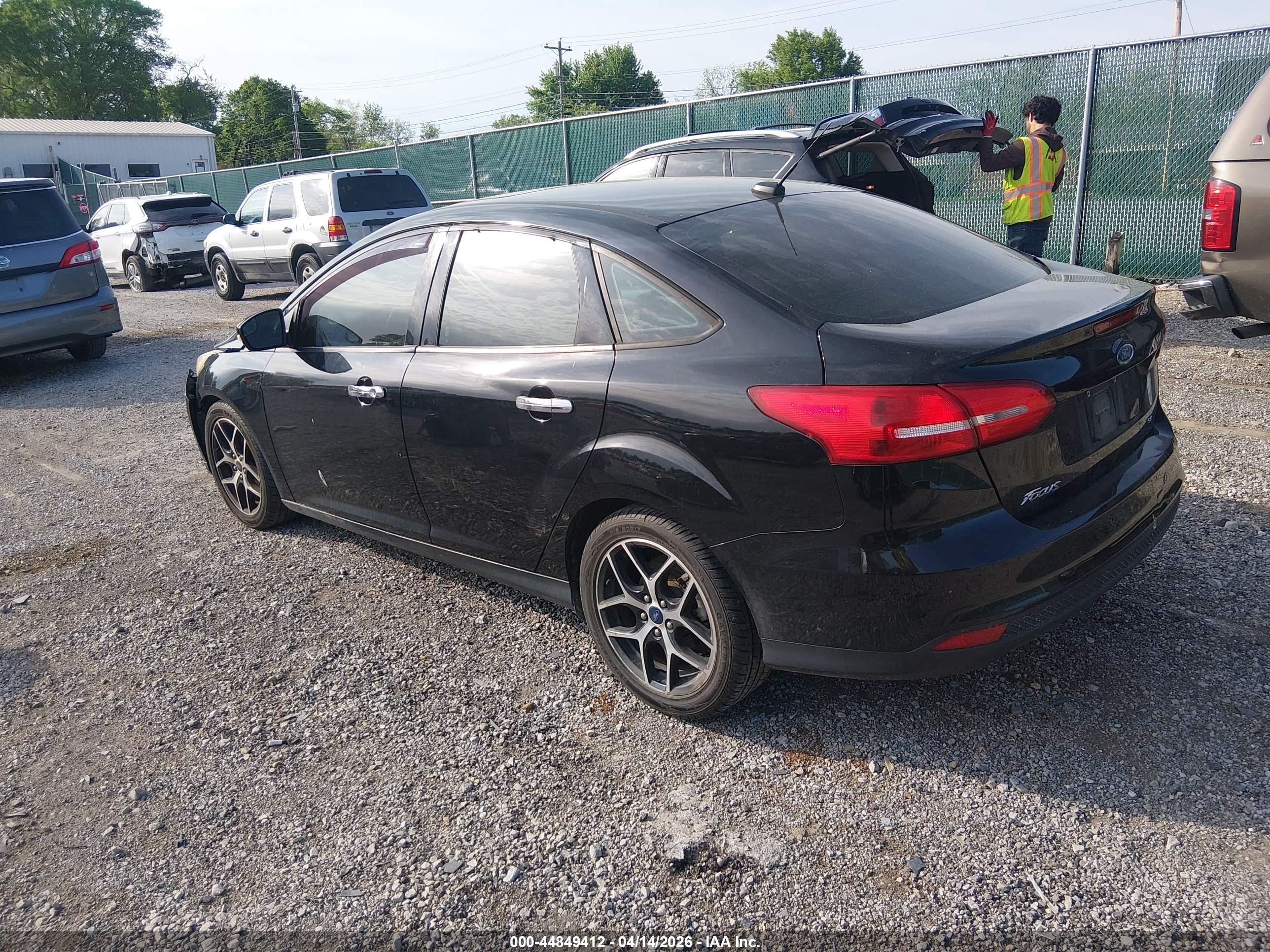 FORD FOCUS image 3