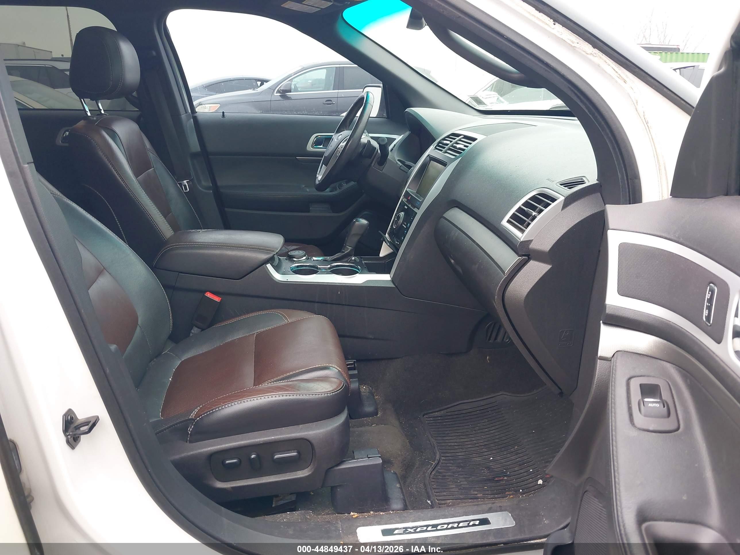 FORD EXPLORER image 5