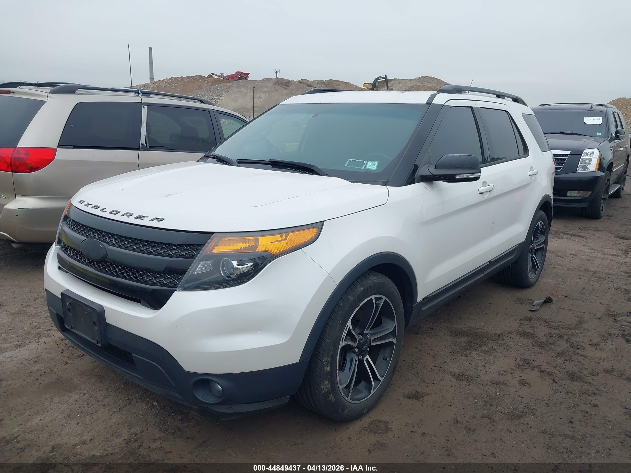 FORD EXPLORER image 6