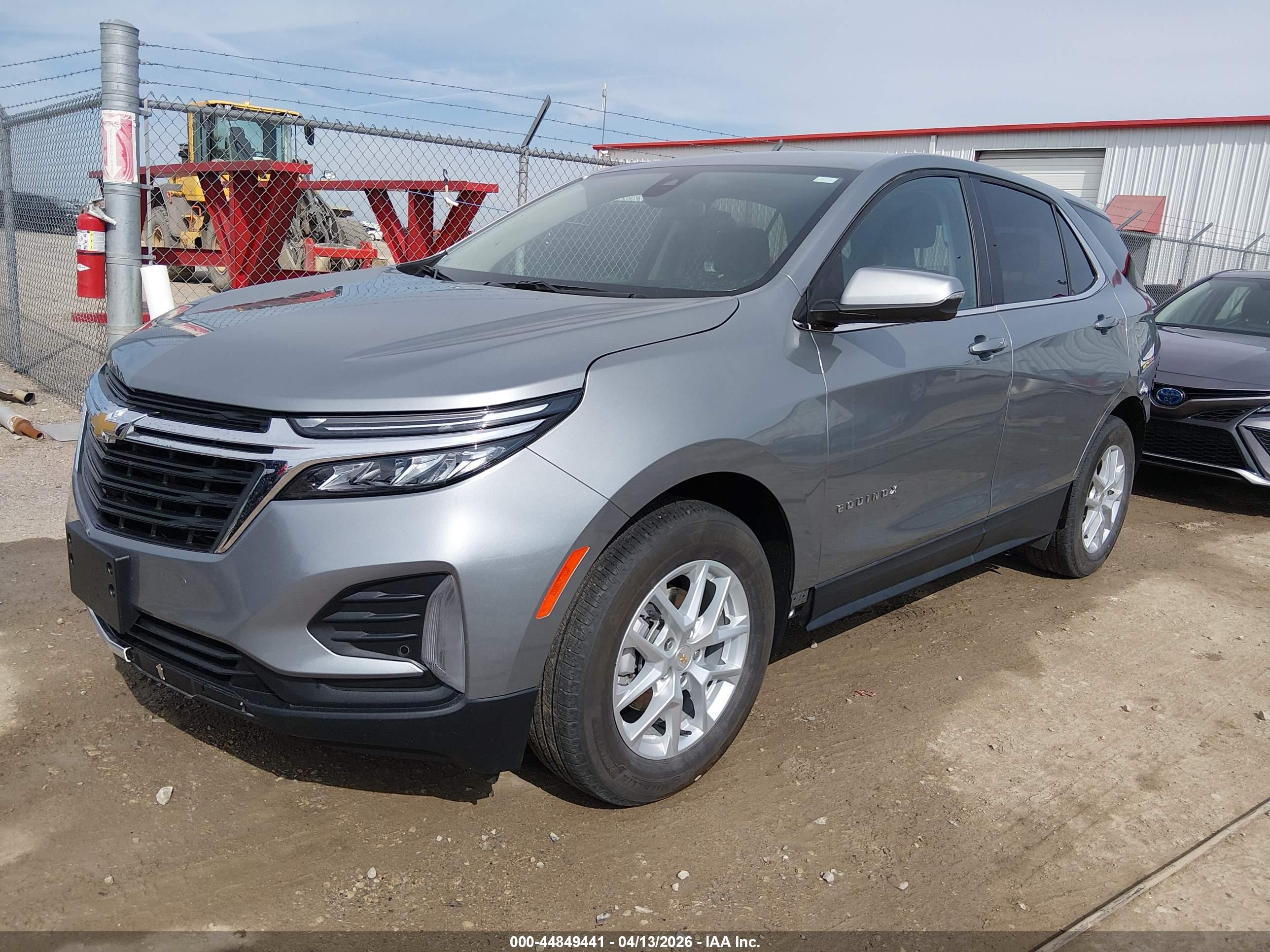 CHEVROLET EQUINOX image 2