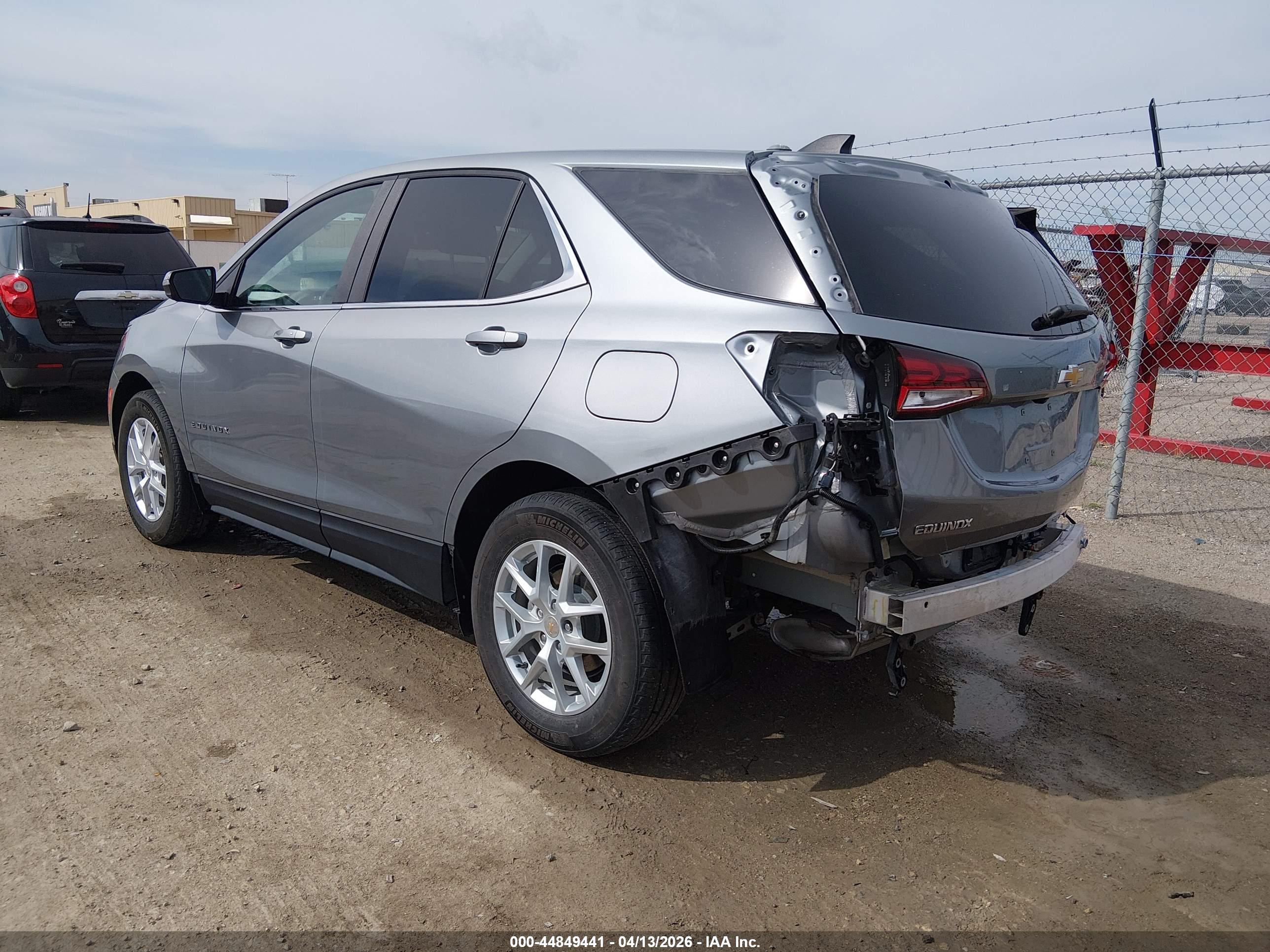 CHEVROLET EQUINOX image 3
