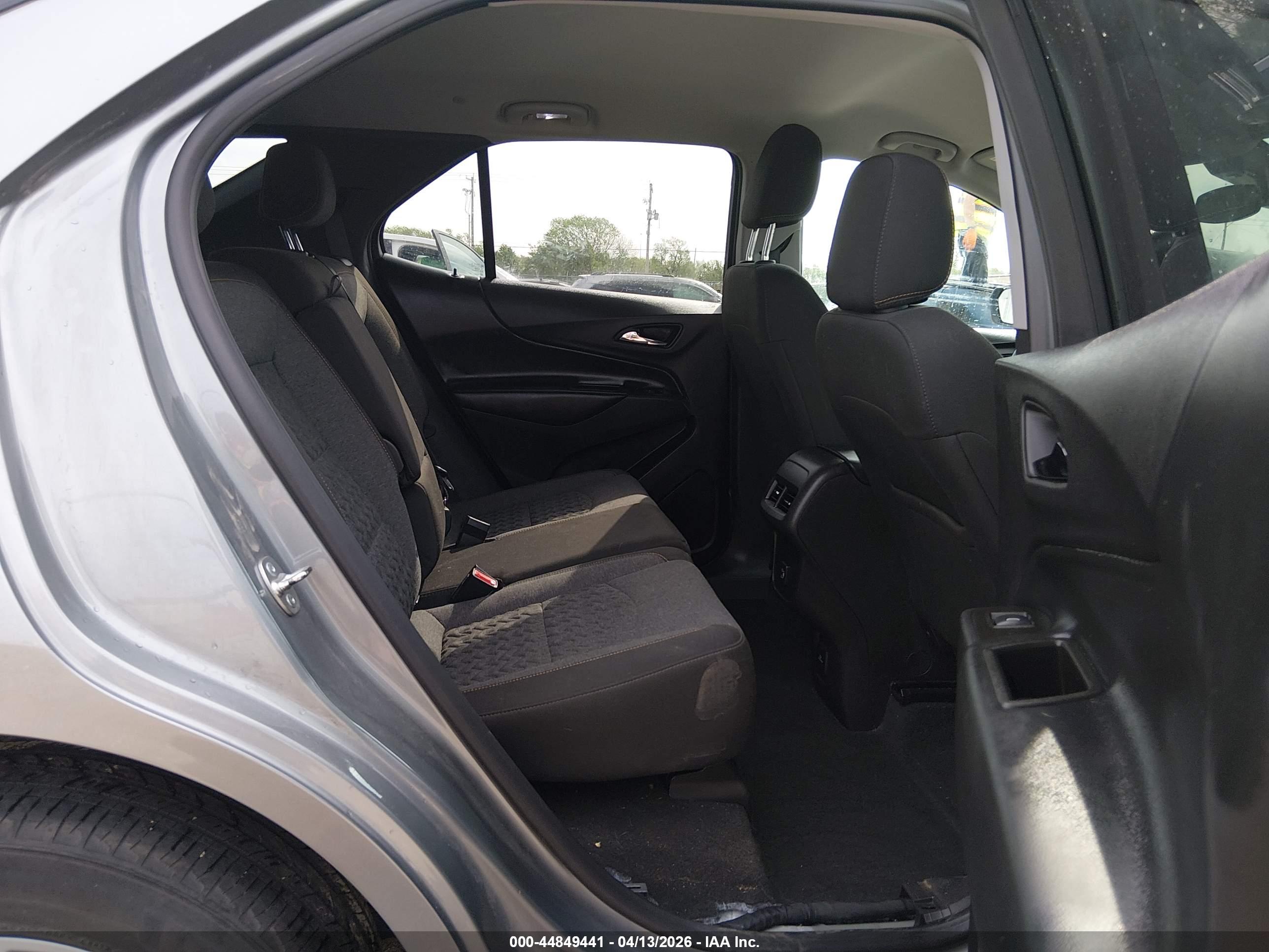 CHEVROLET EQUINOX image 8