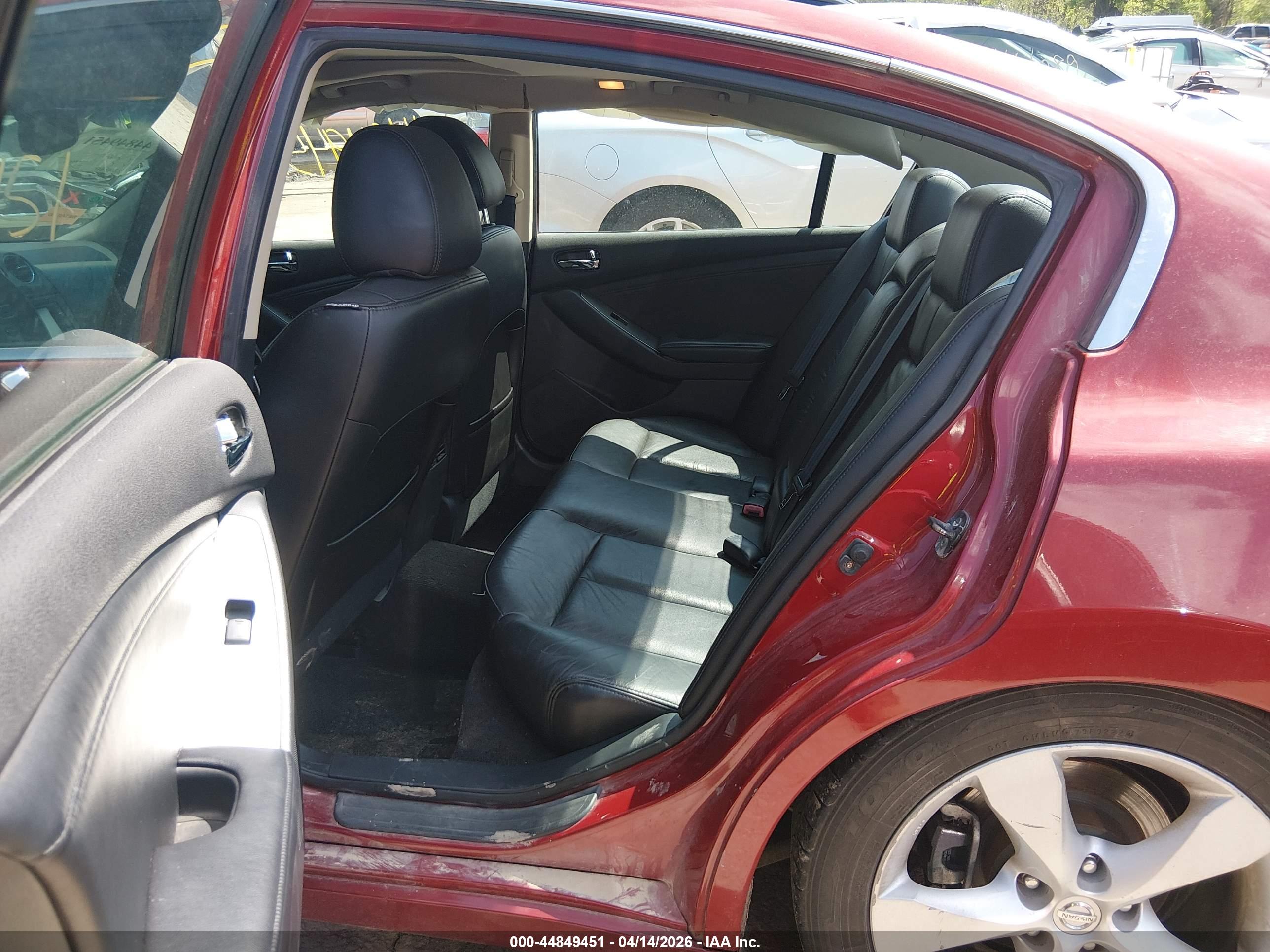 NISSAN ALTIMA image 8
