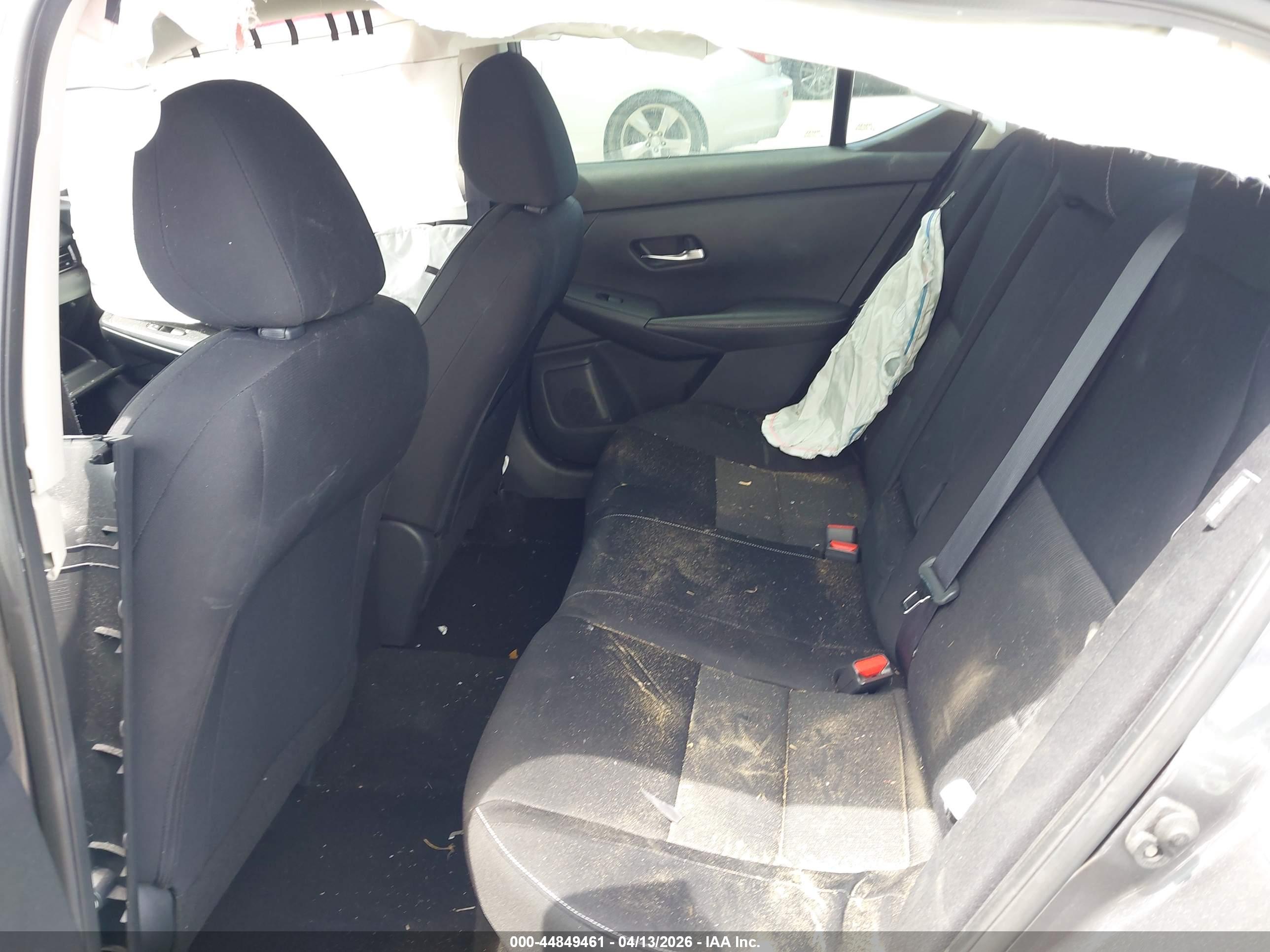 NISSAN SENTRA image 8