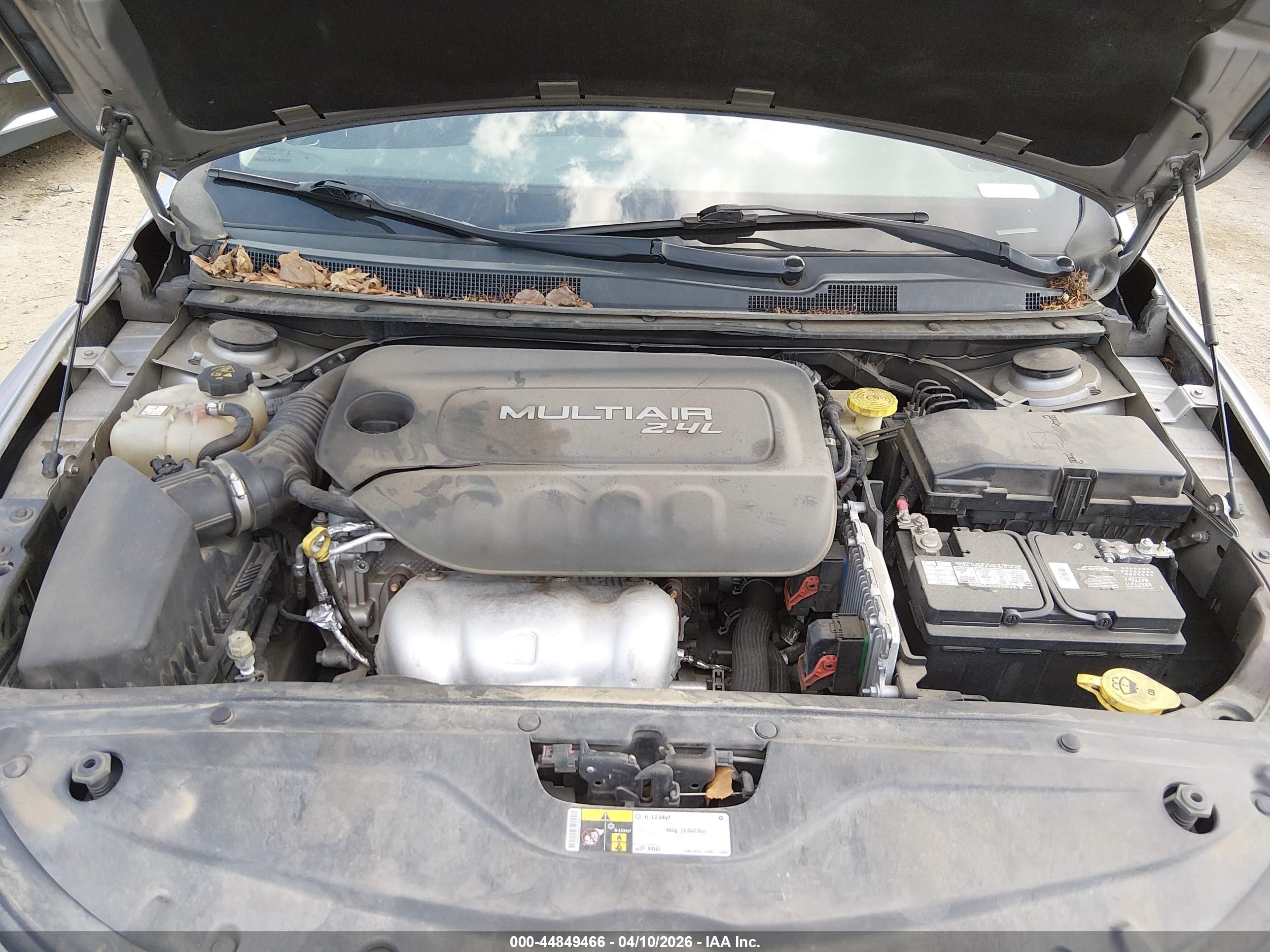 CHRYSLER 200 image 10
