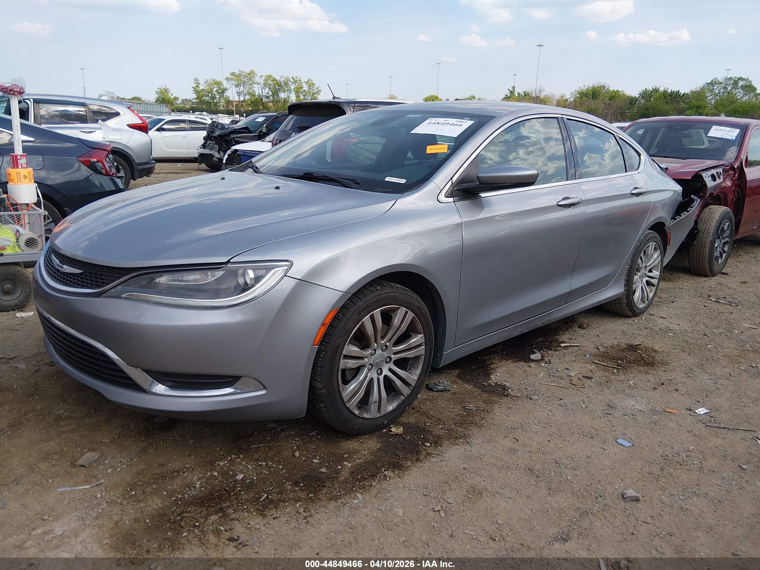 CHRYSLER 200 image 2