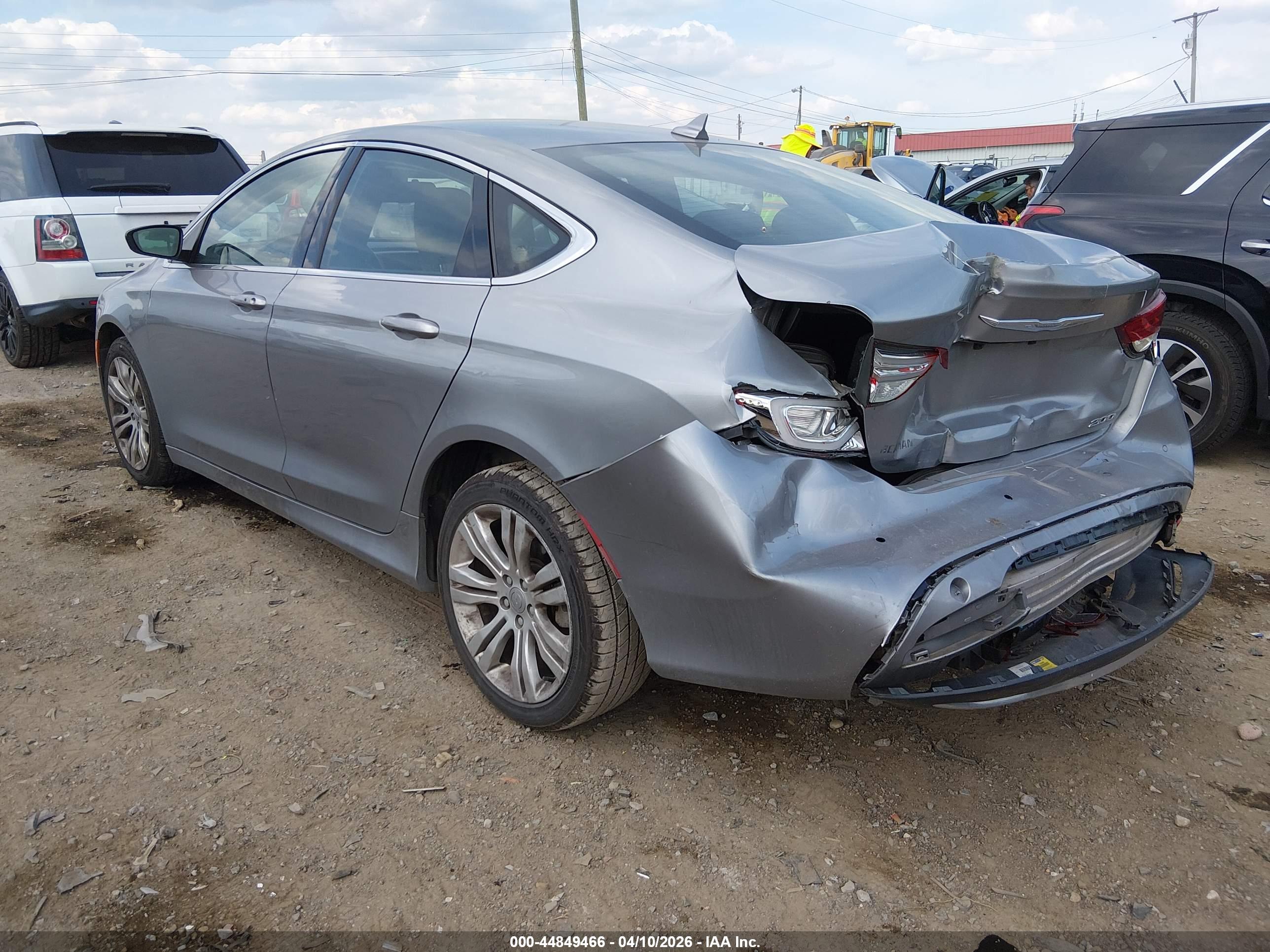 CHRYSLER 200 image 3