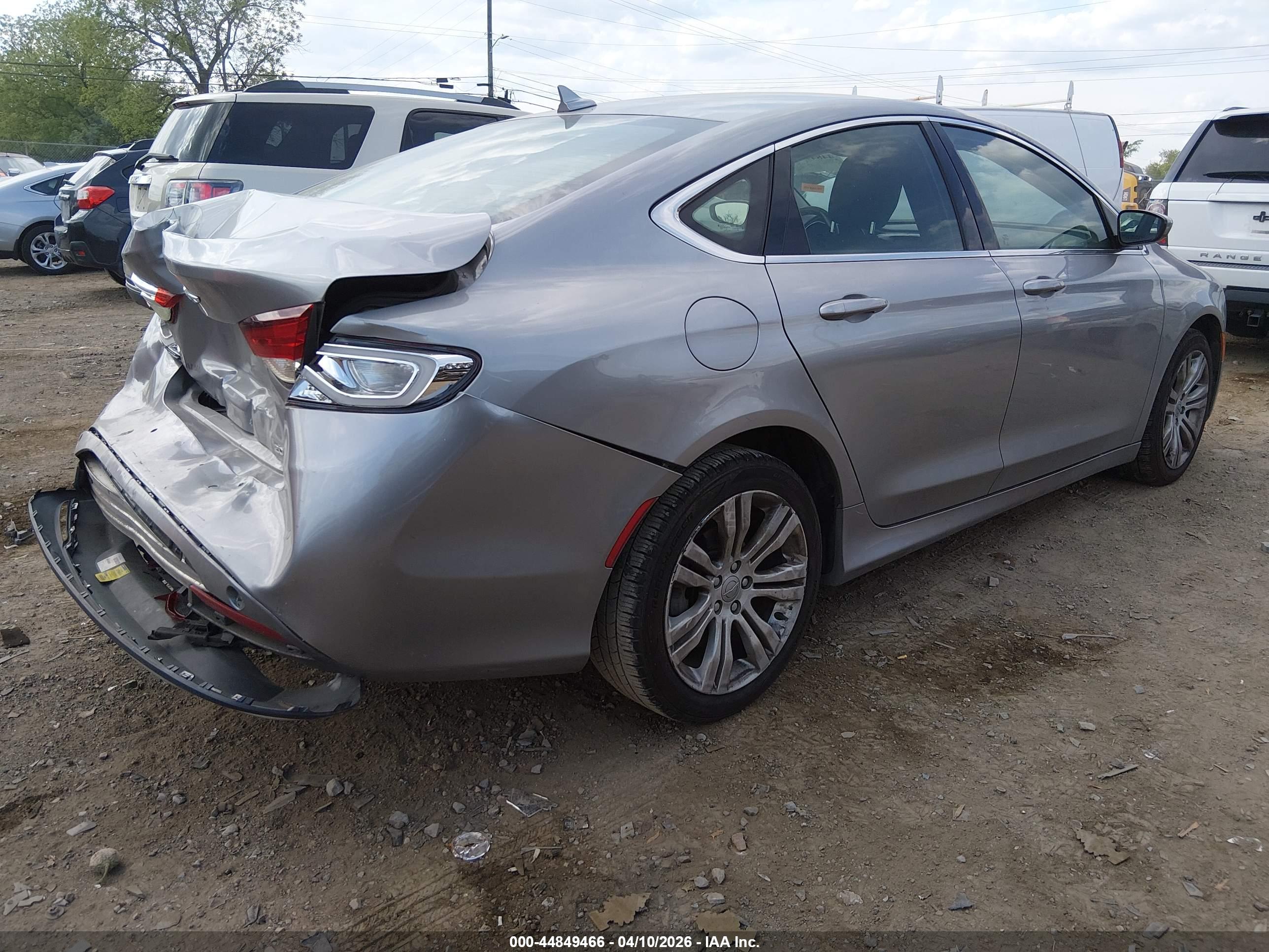 CHRYSLER 200 image 4