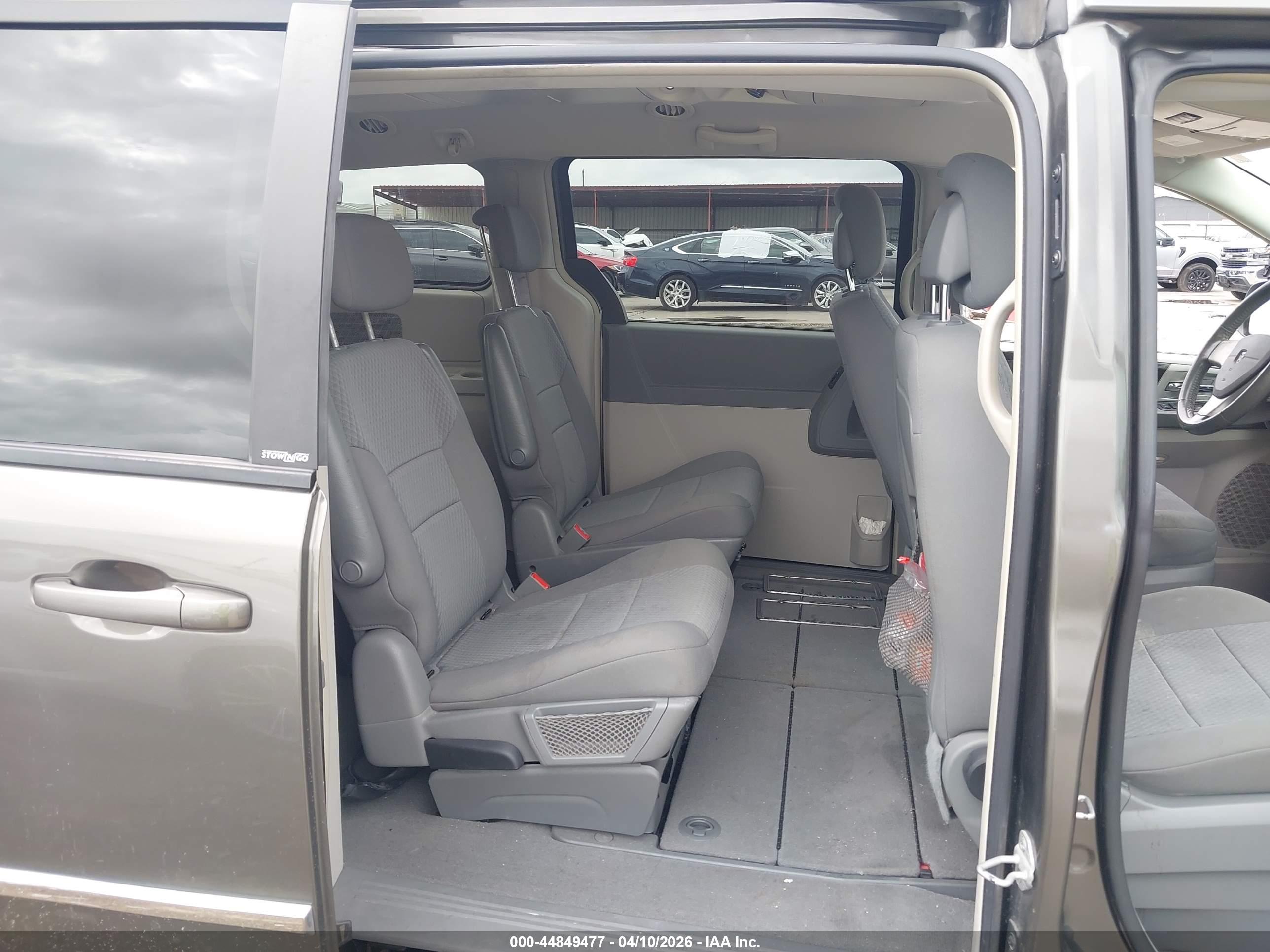 DODGE GRAND image 8