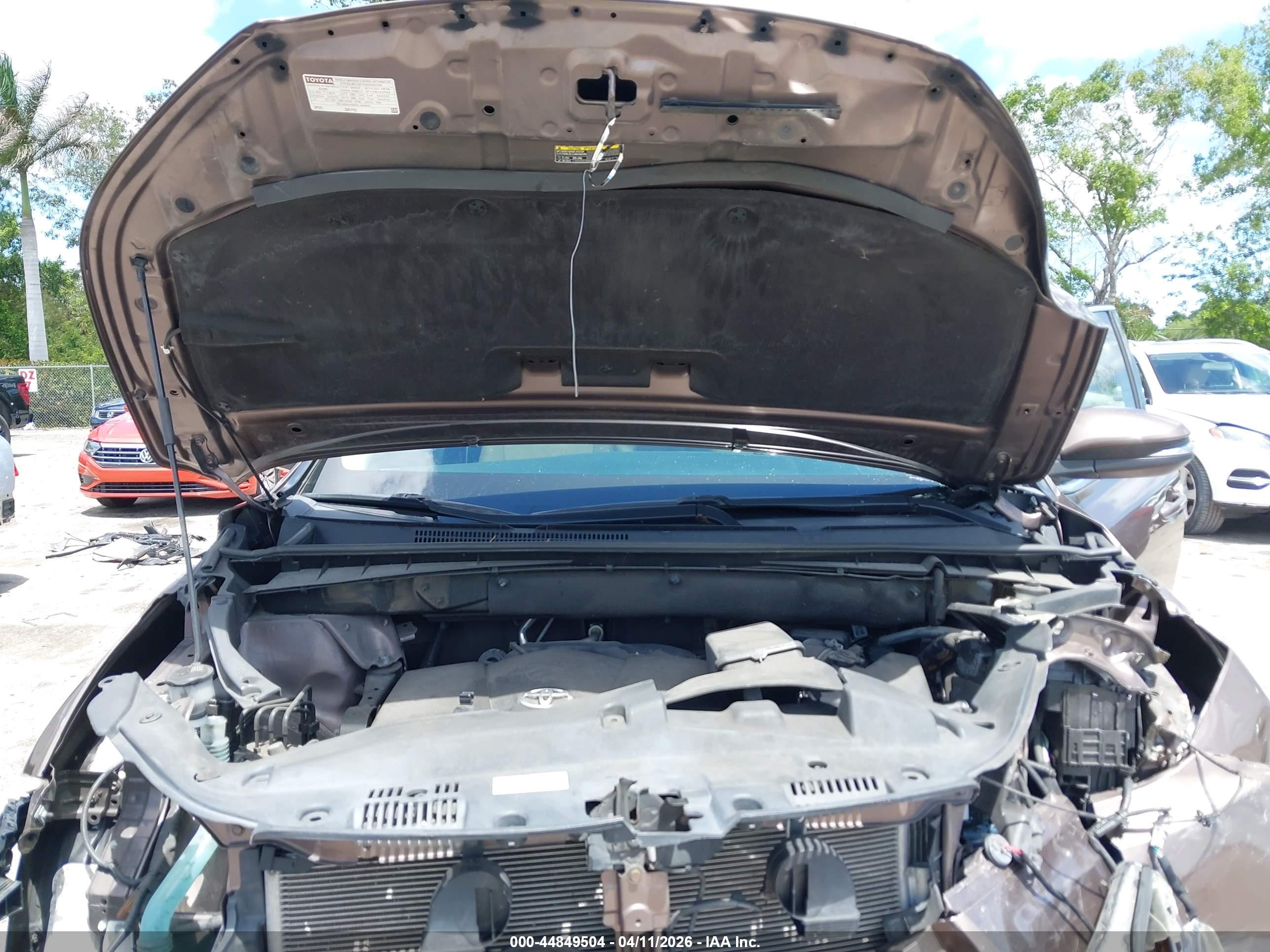 TOYOTA HIGHLANDER image 10