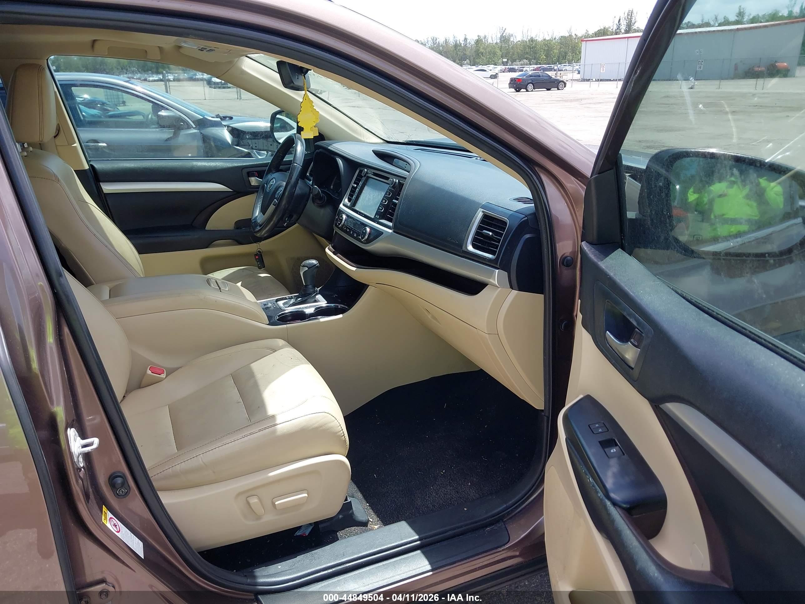 TOYOTA HIGHLANDER image 5