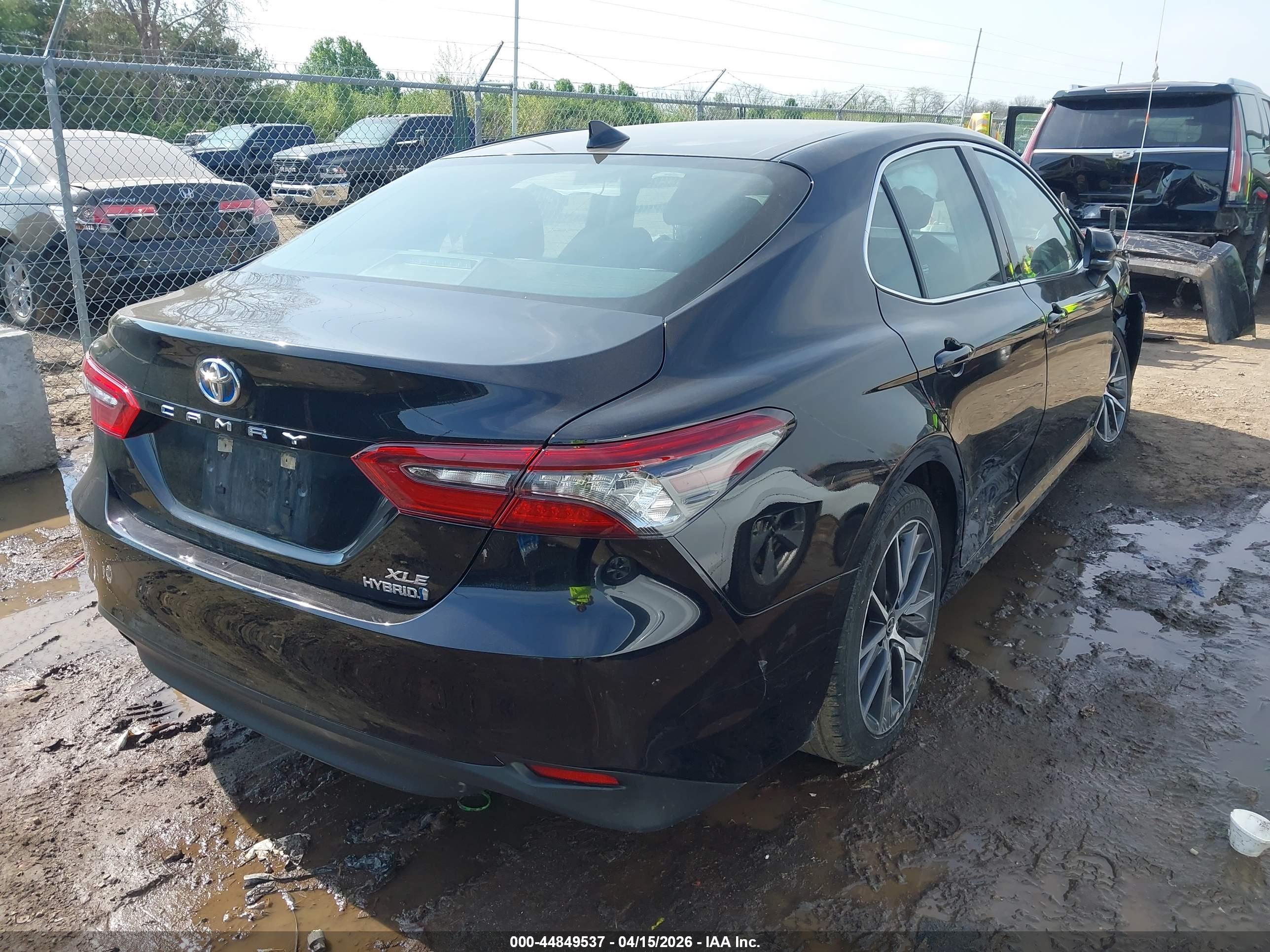 TOYOTA CAMRY image 4