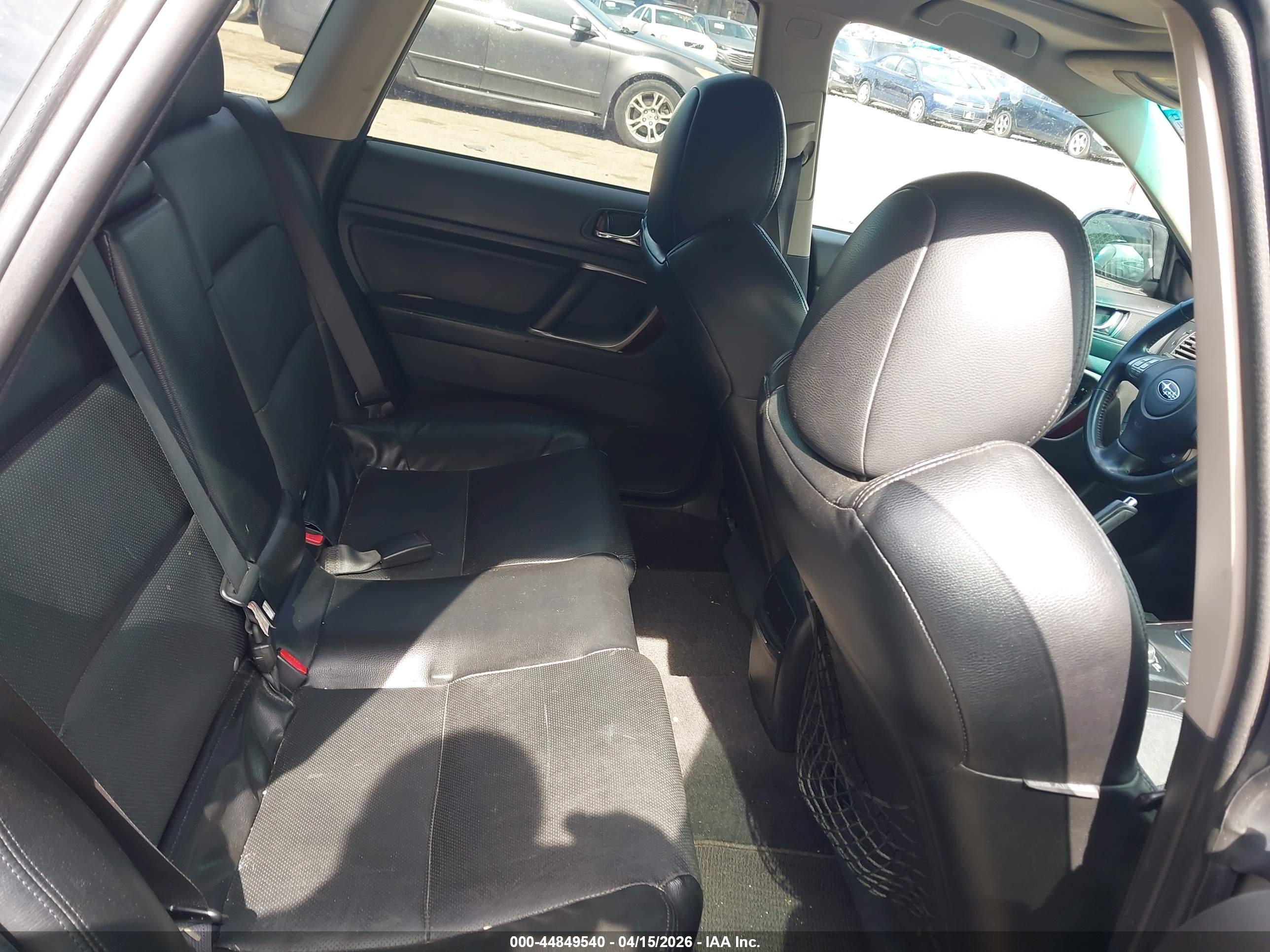 SUBARU OUTBACK image 8