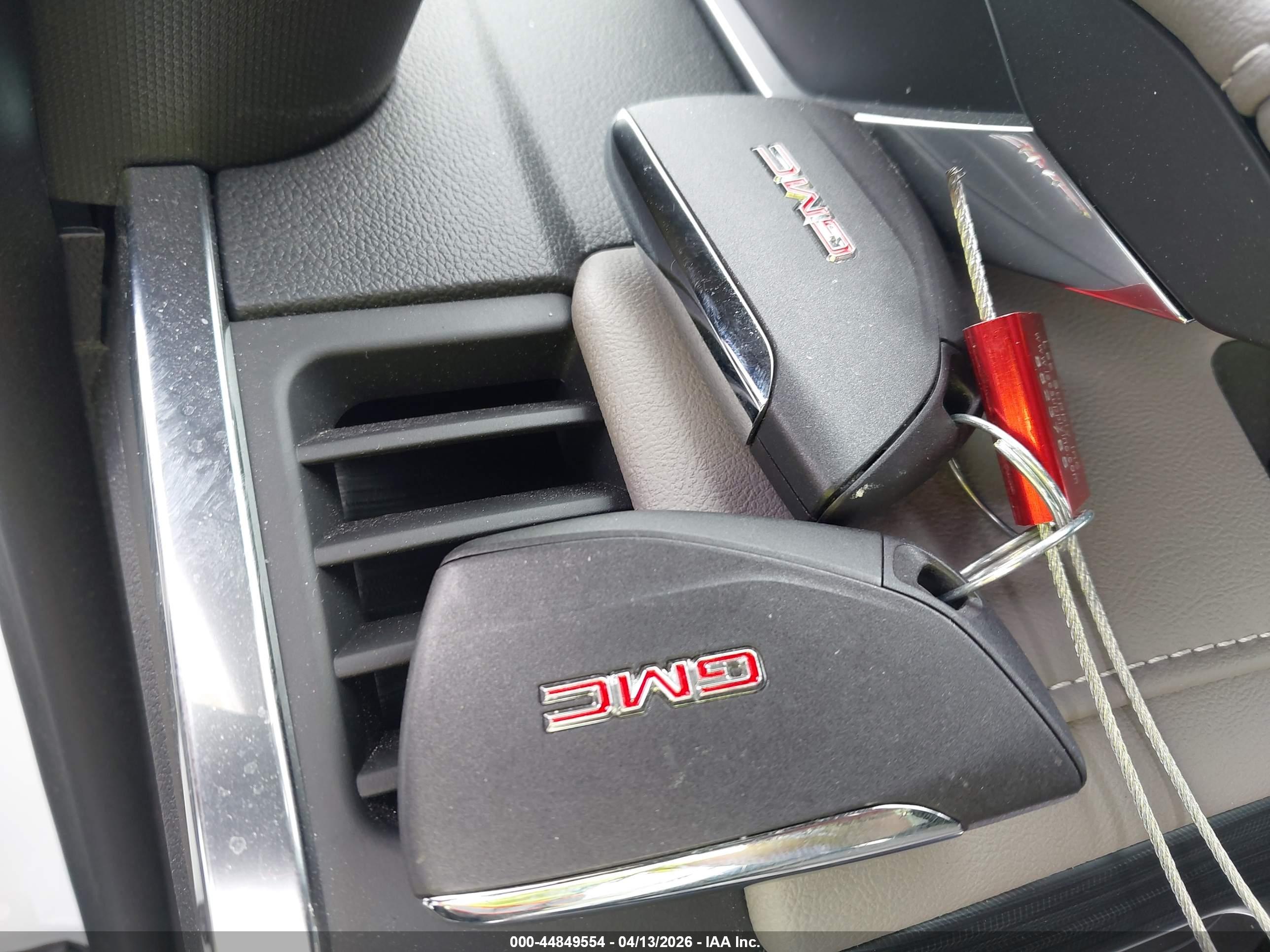 GMC ACADIA image 11