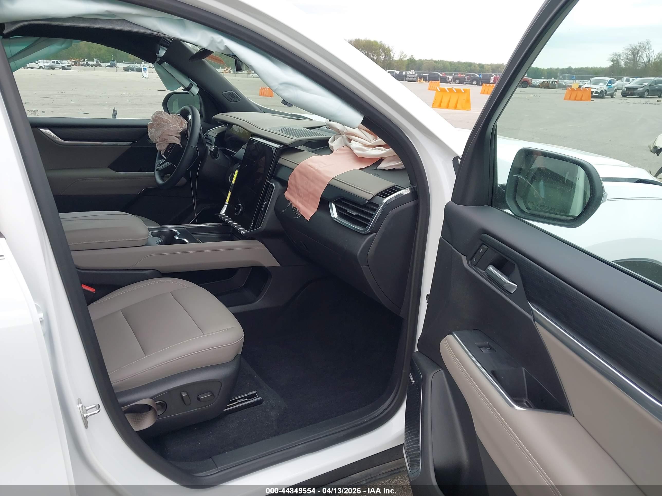 GMC ACADIA image 5