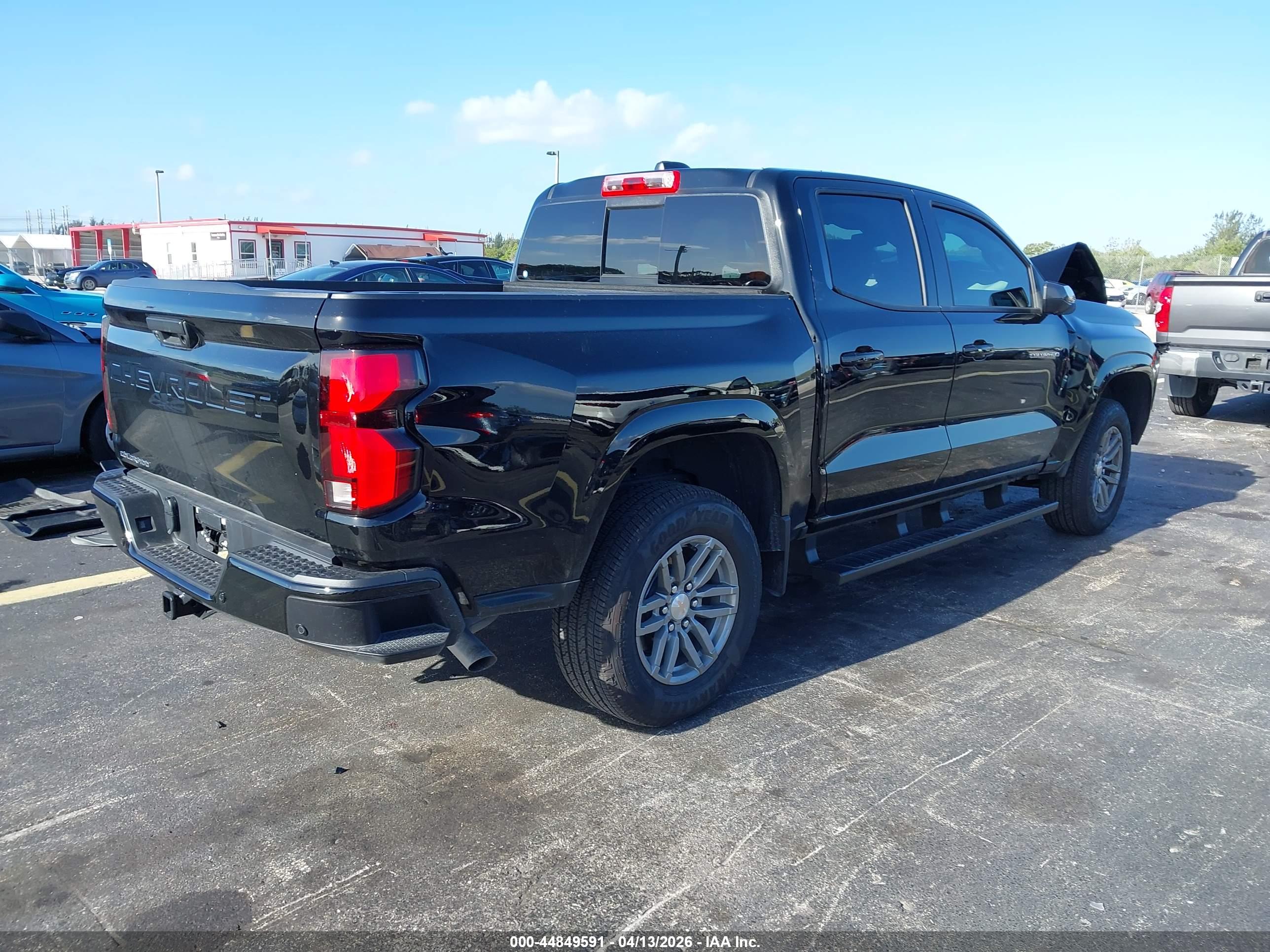 CHEVROLET COLORADO image 4
