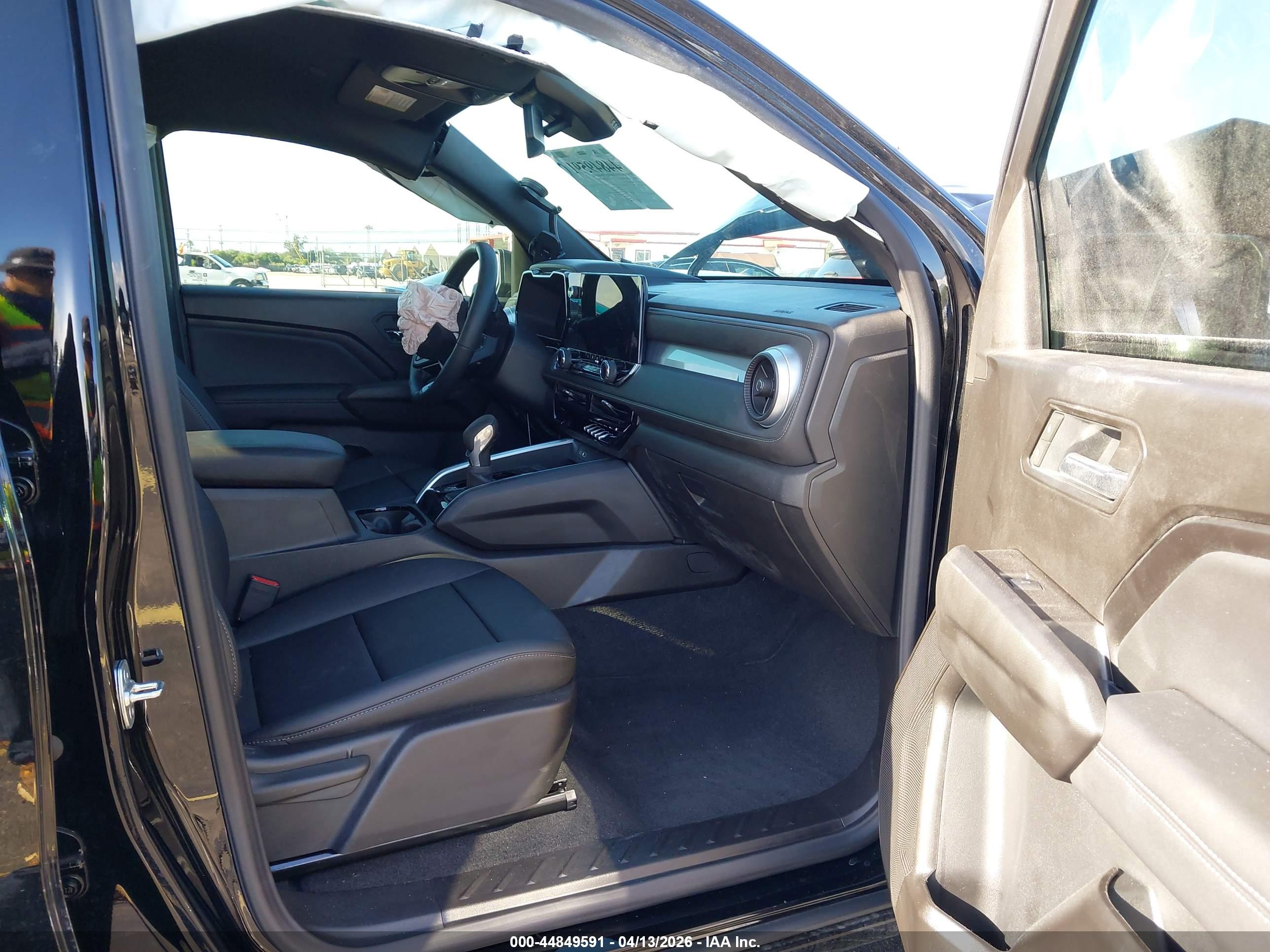 CHEVROLET COLORADO image 5