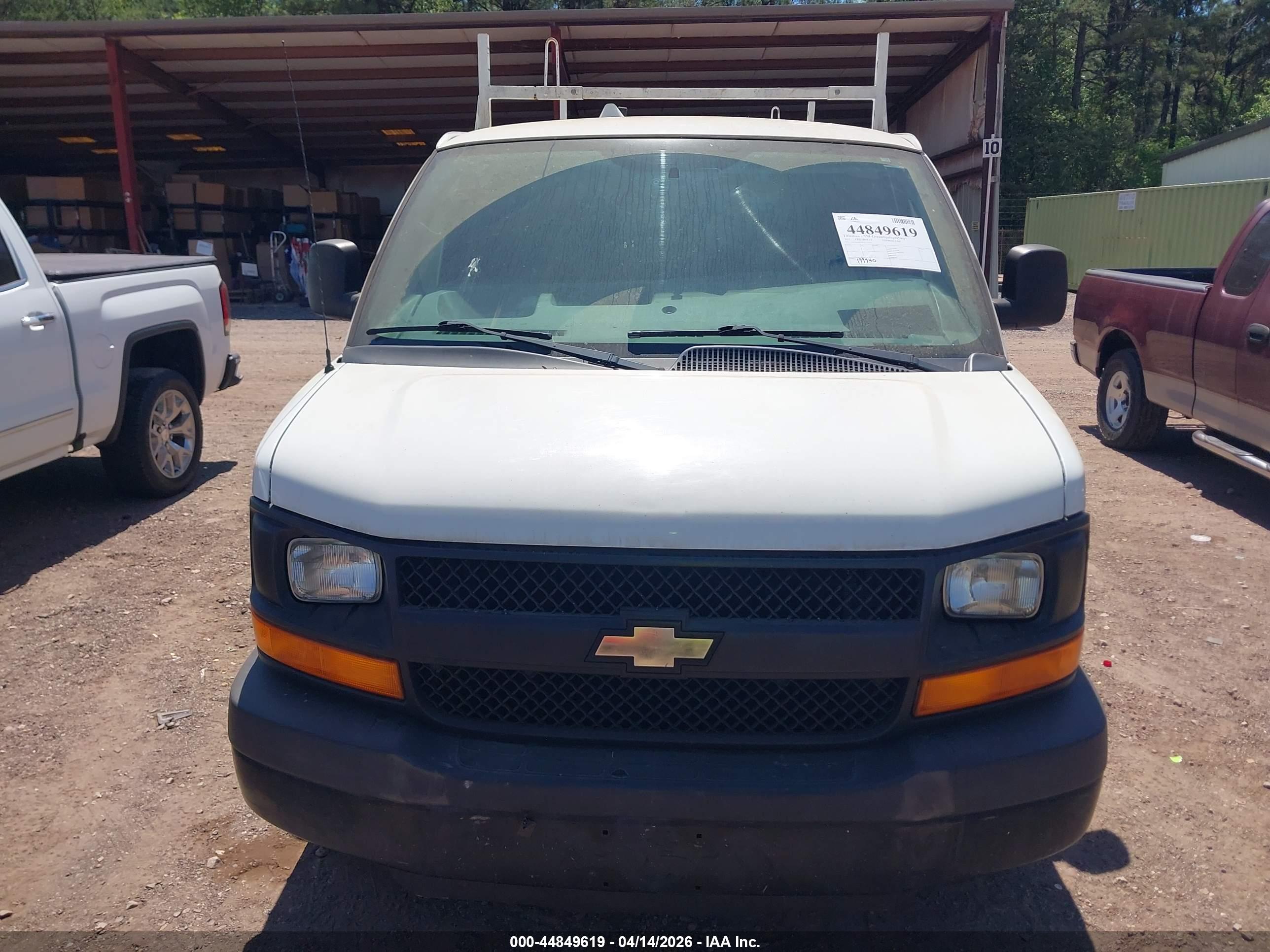 CHEVROLET EXPRESS image 6