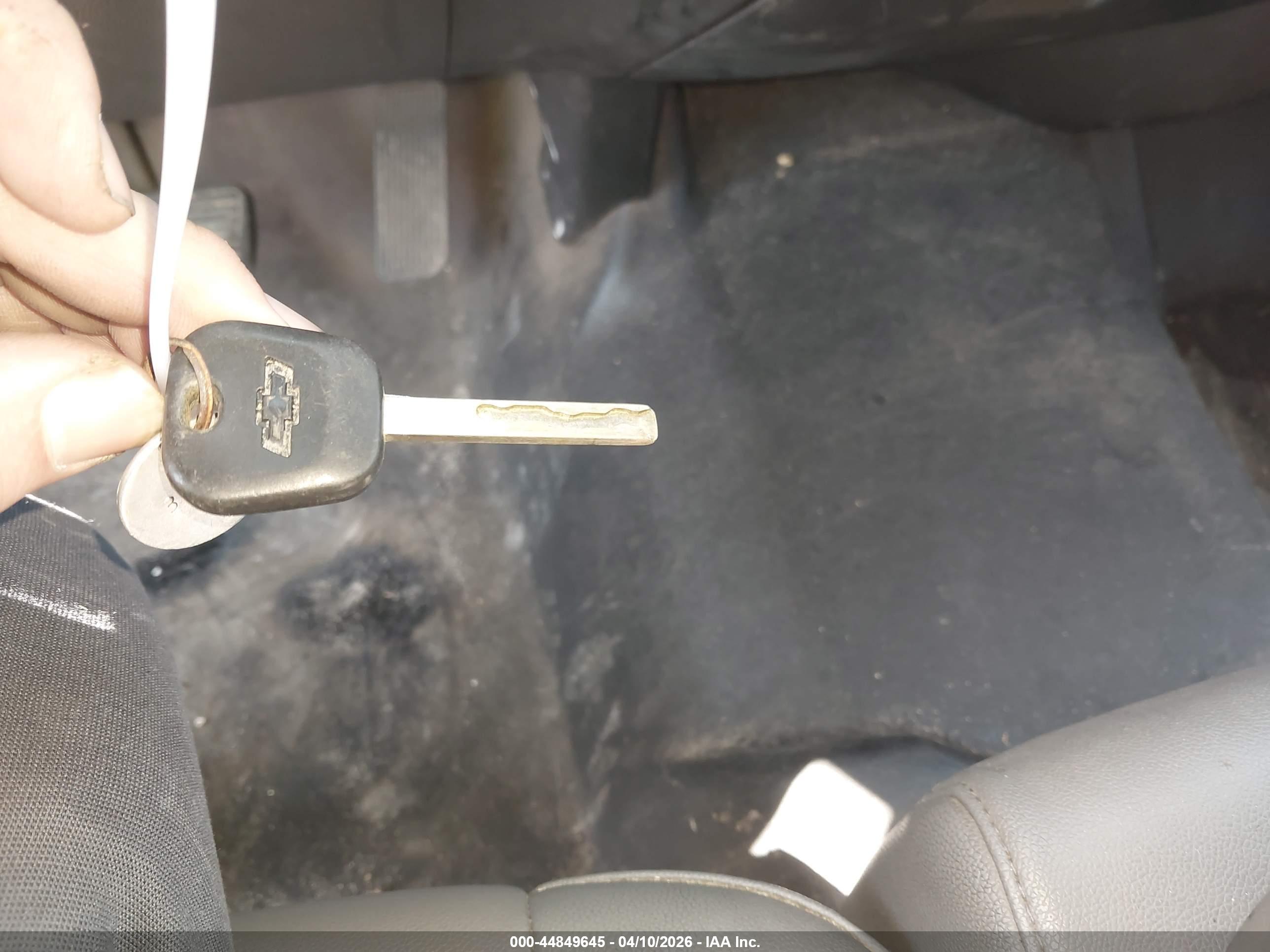 CHEVROLET SILVERADO image 11