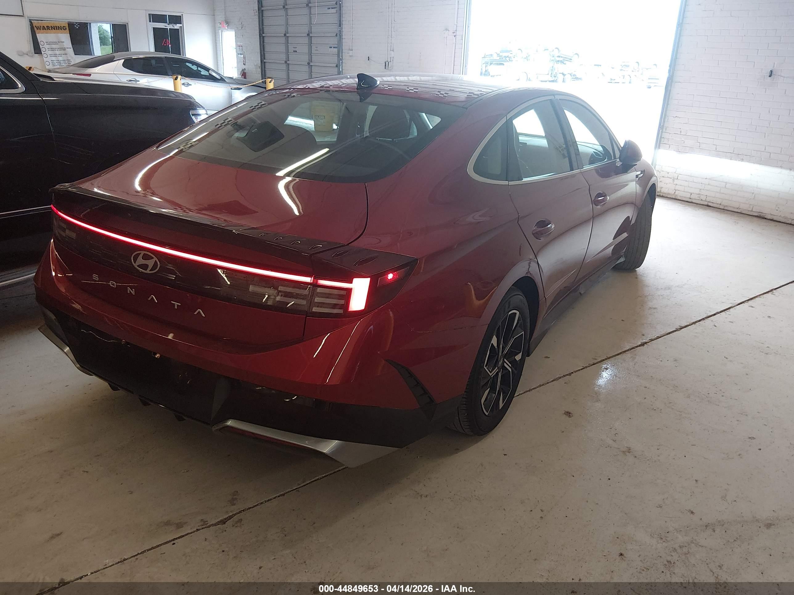 HYUNDAI SONATA image 4