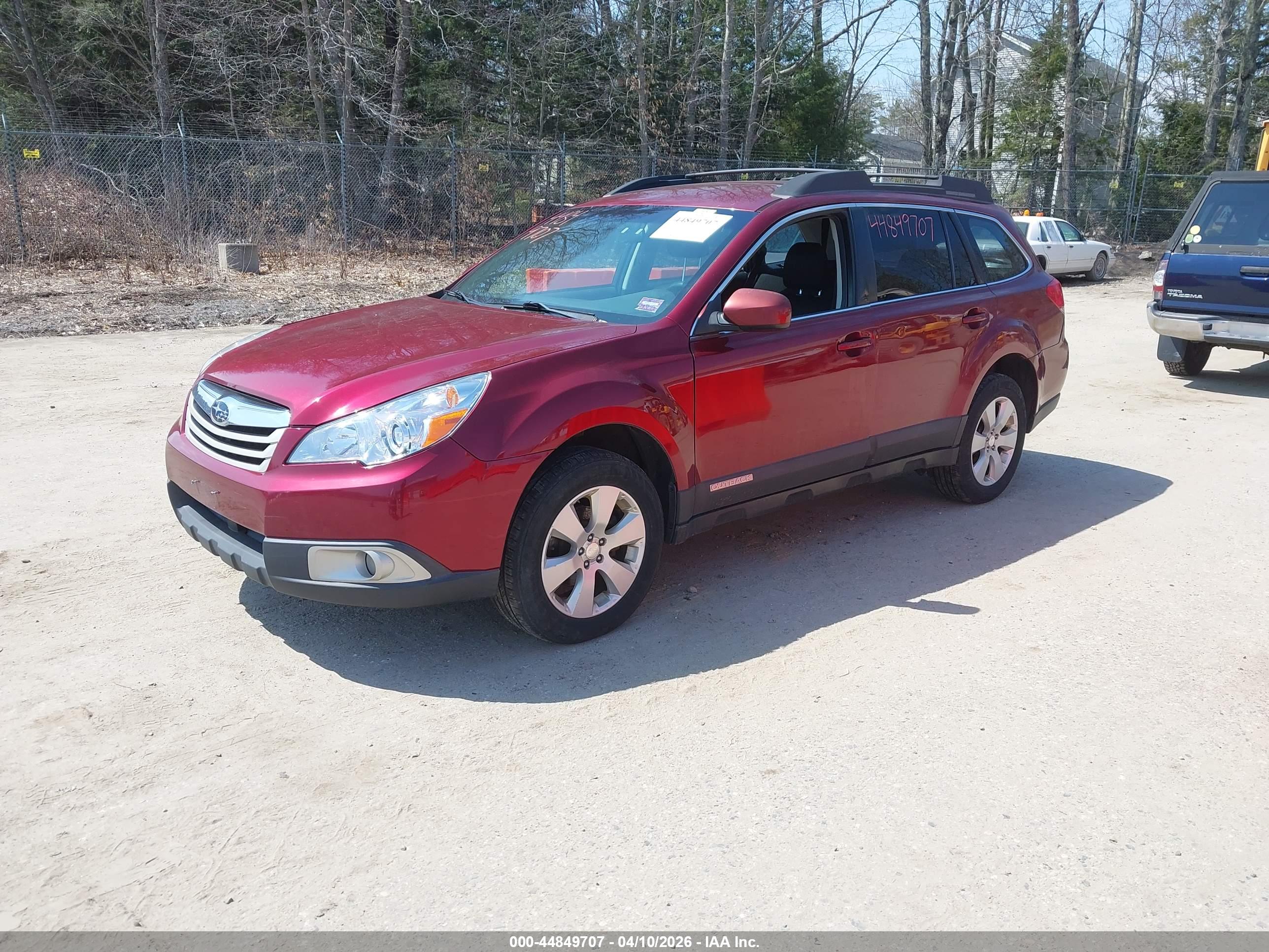 SUBARU OUTBACK image 2