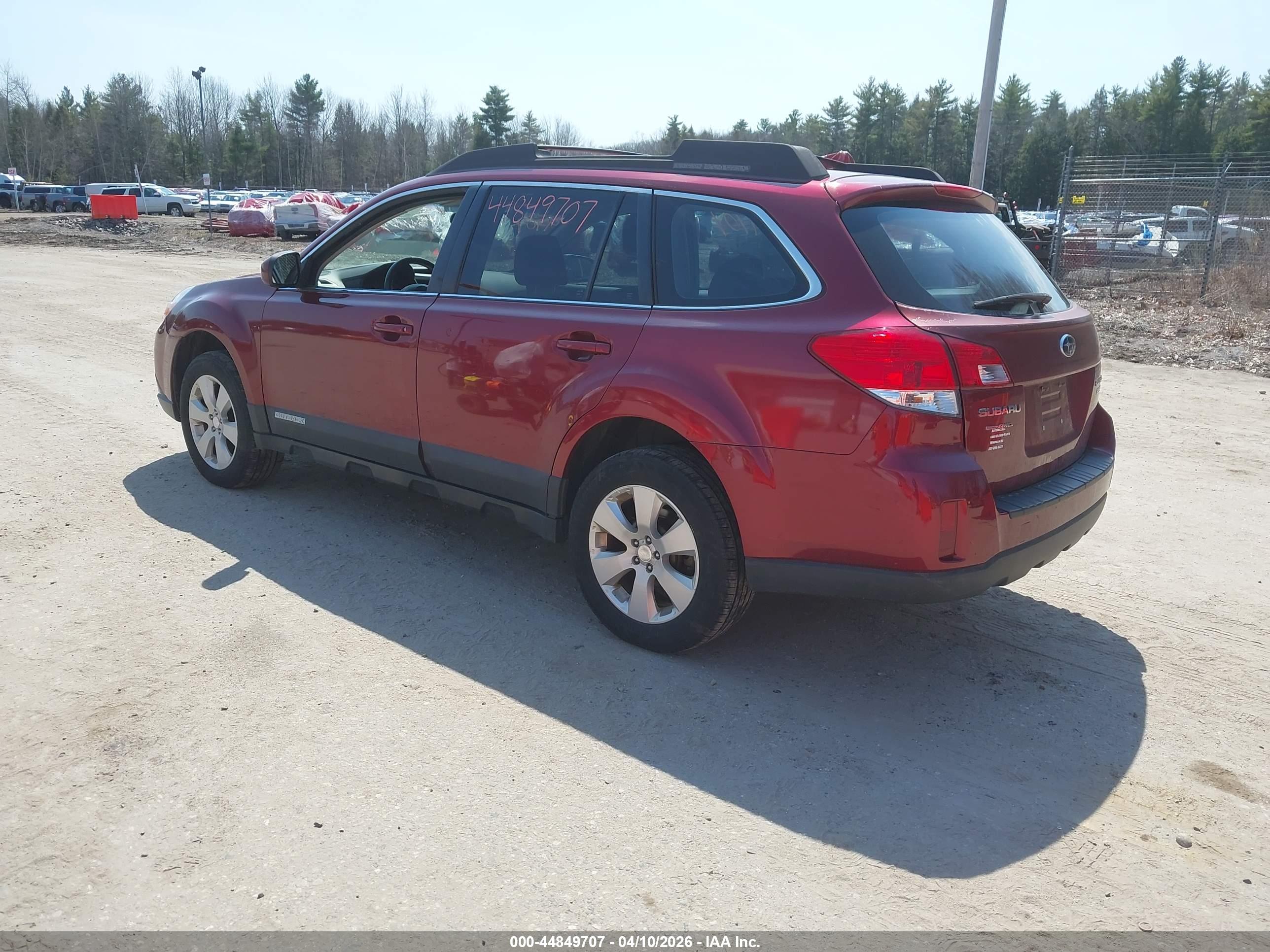 SUBARU OUTBACK image 3