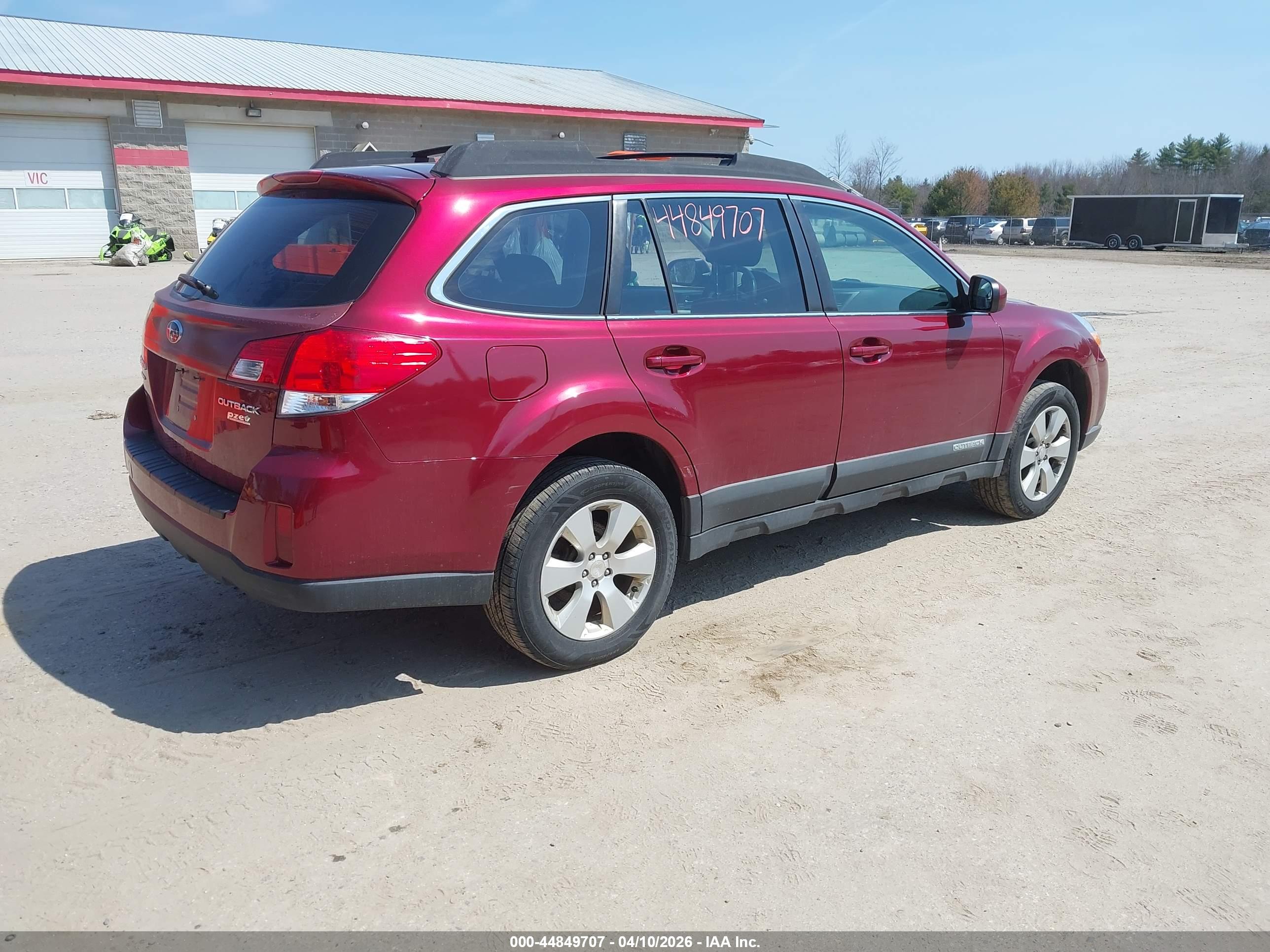 SUBARU OUTBACK image 4